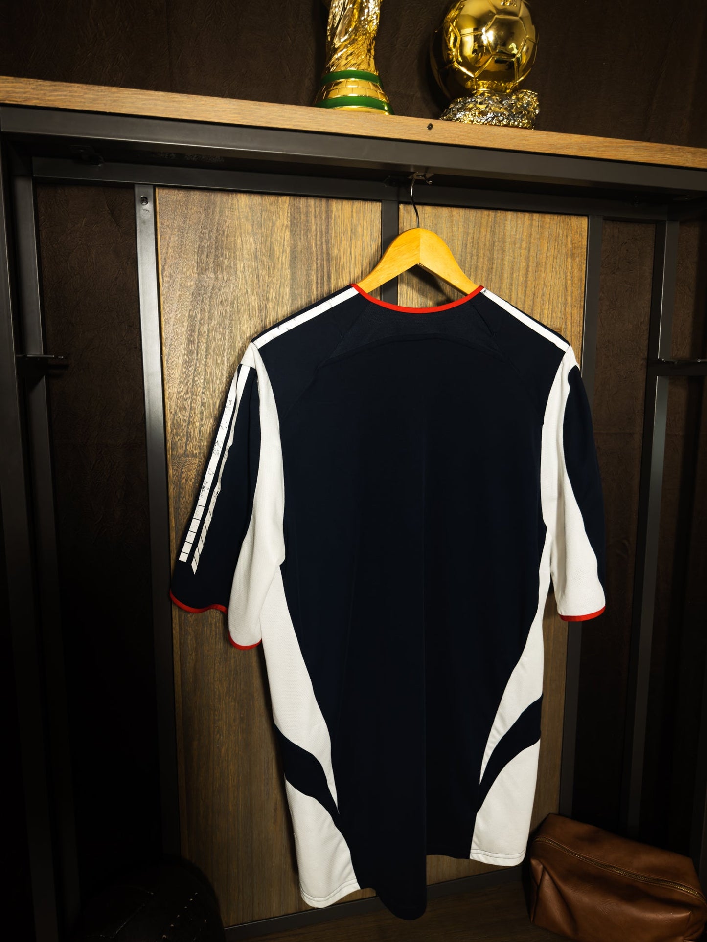 Ajax 2005/06 Away Jersey – Size XL – Navy & Red Adidas Shirt (MPN: 109882 AHJ001)