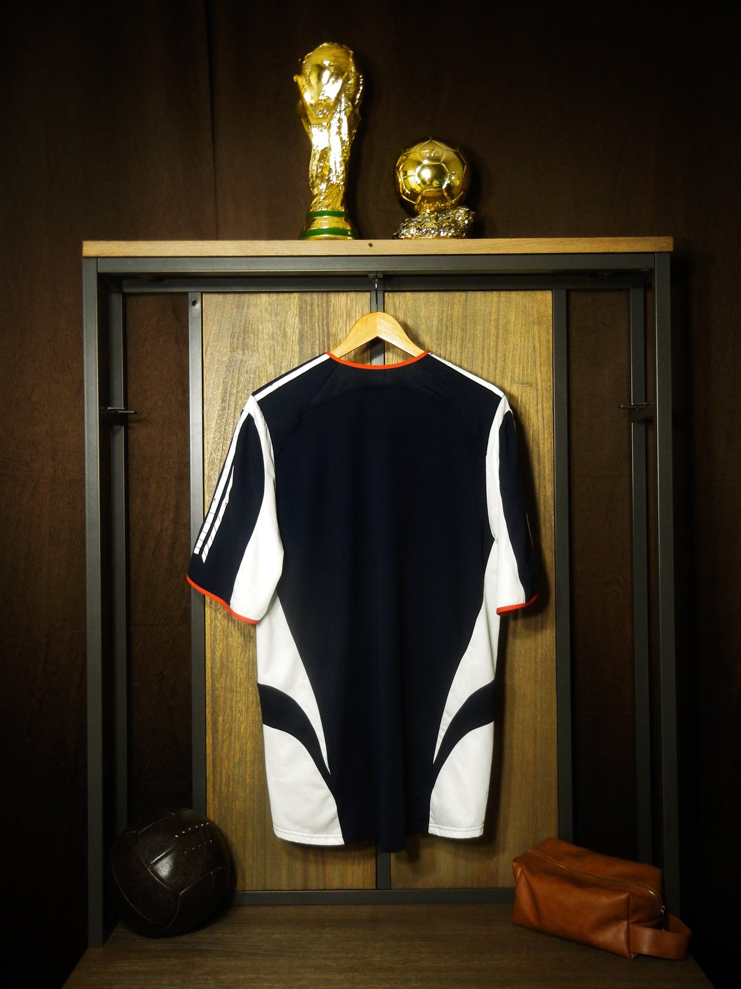 Ajax 2005/06 Away Jersey – Size XL – Navy & Red Adidas Shirt (MPN: 109882 AHJ001)