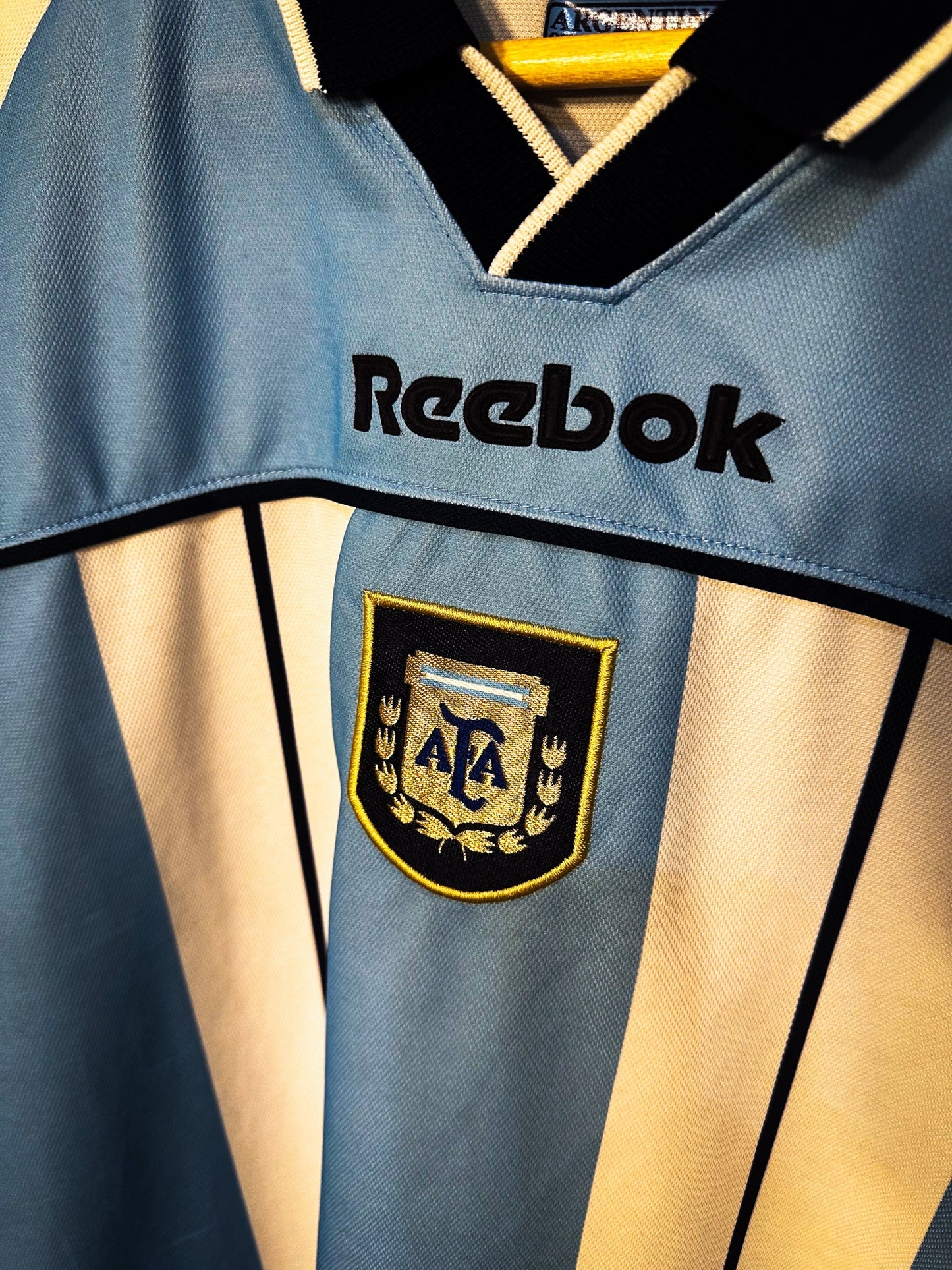Argentina 2000/01 Home Long Sleeve Jersey – Size L – Reebok Sky Blue & White Shirt (MPN: RIN: 283997/1)