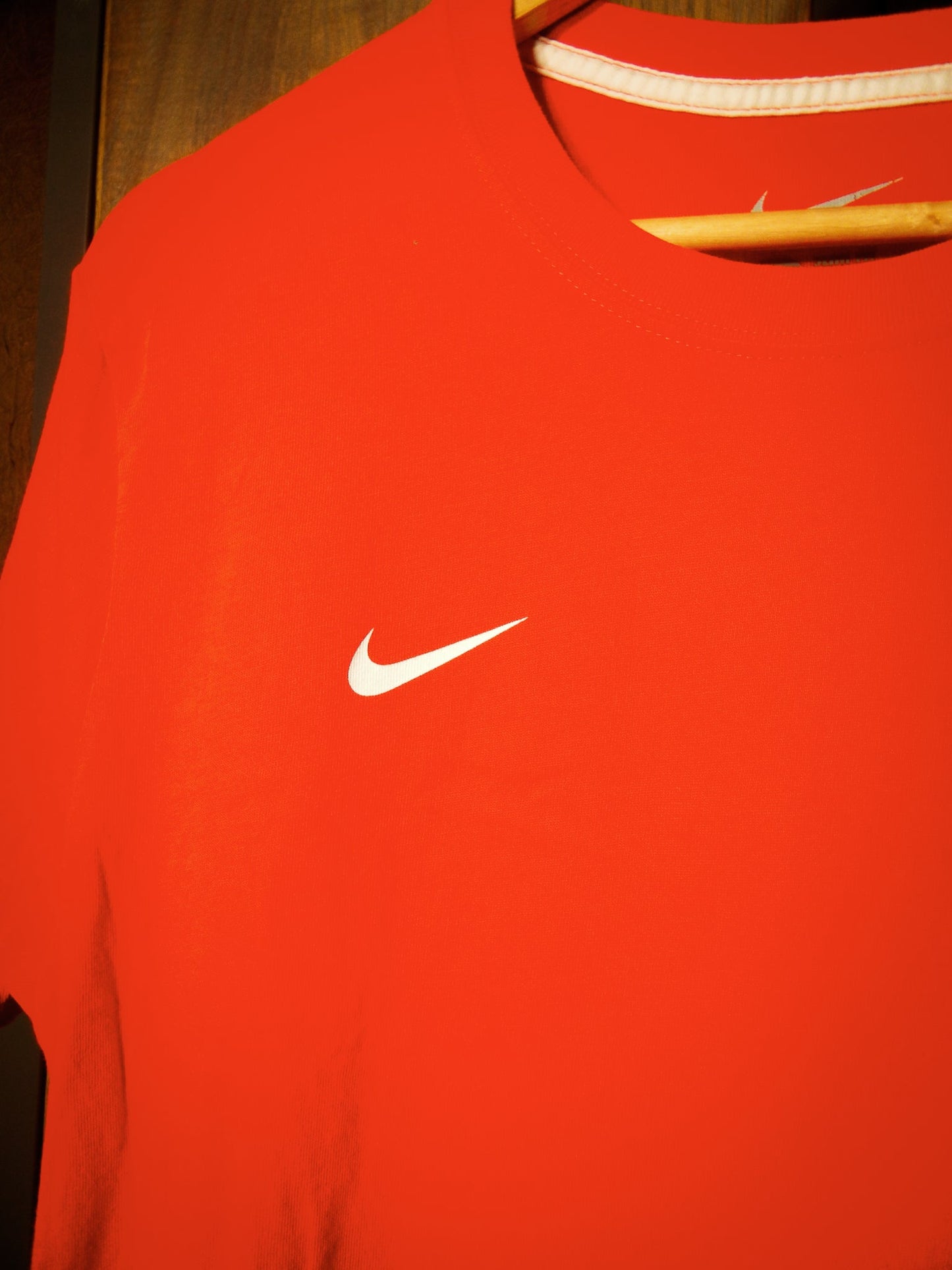 England 2014/15 Away Jersey – Size L – Red Nike Shirt – (MPN: 608597-657)