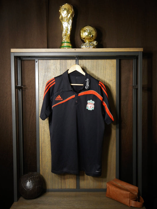 Liverpool 2009/10 Carlsberg Polo Shirt – Size XL – Adidas Red and Black Pre-game Shirt (MPN: P06990 APU002)