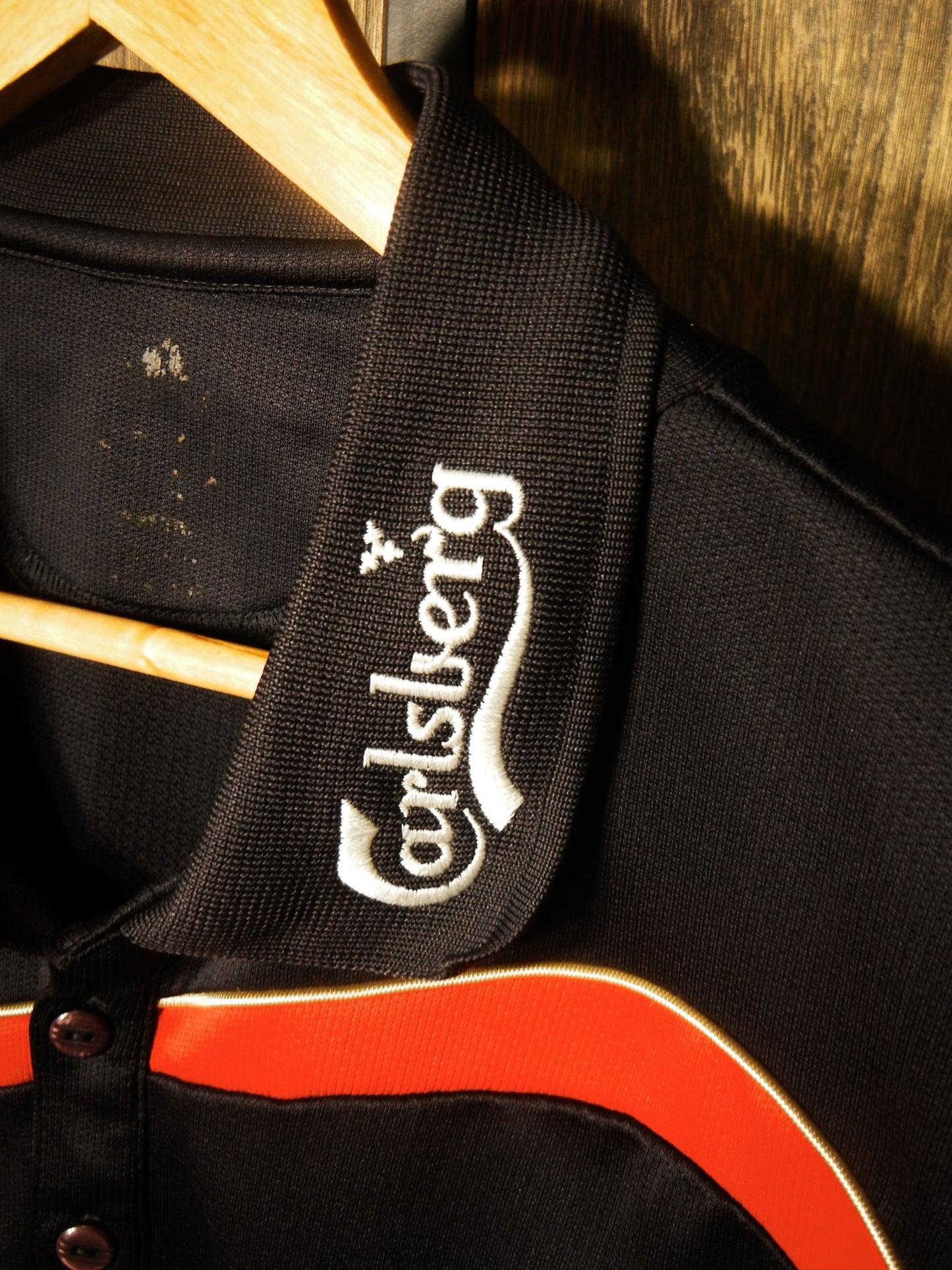 Liverpool 2009/10 Carlsberg Polo Shirt – Size XL – Adidas Red and Black Pre-game Shirt (MPN: P06990 APU002)