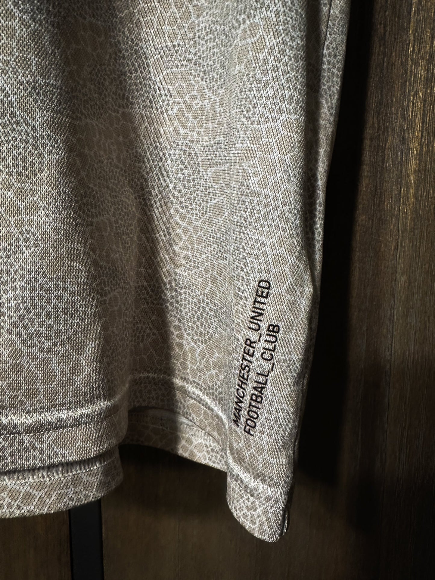 Manchester United 2019/20 Away Jersey – Bruno Fernandes #18 – Size L – Beige Adidas Kit (MPN: ED7388)