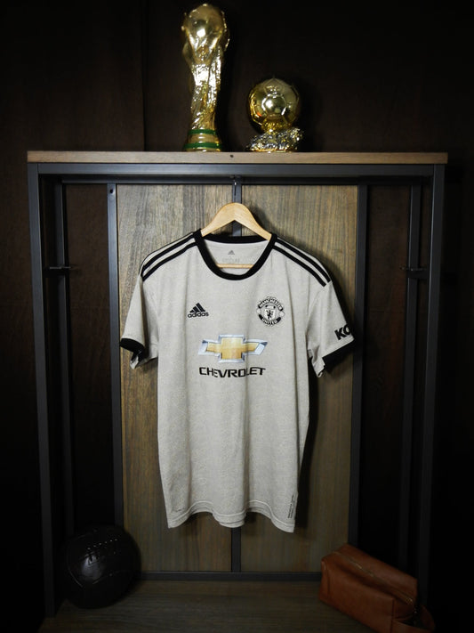 Manchester United 2019/20 Away Jersey – Bruno Fernandes #18 – Size L – Beige Adidas Kit (MPN: ED7388)