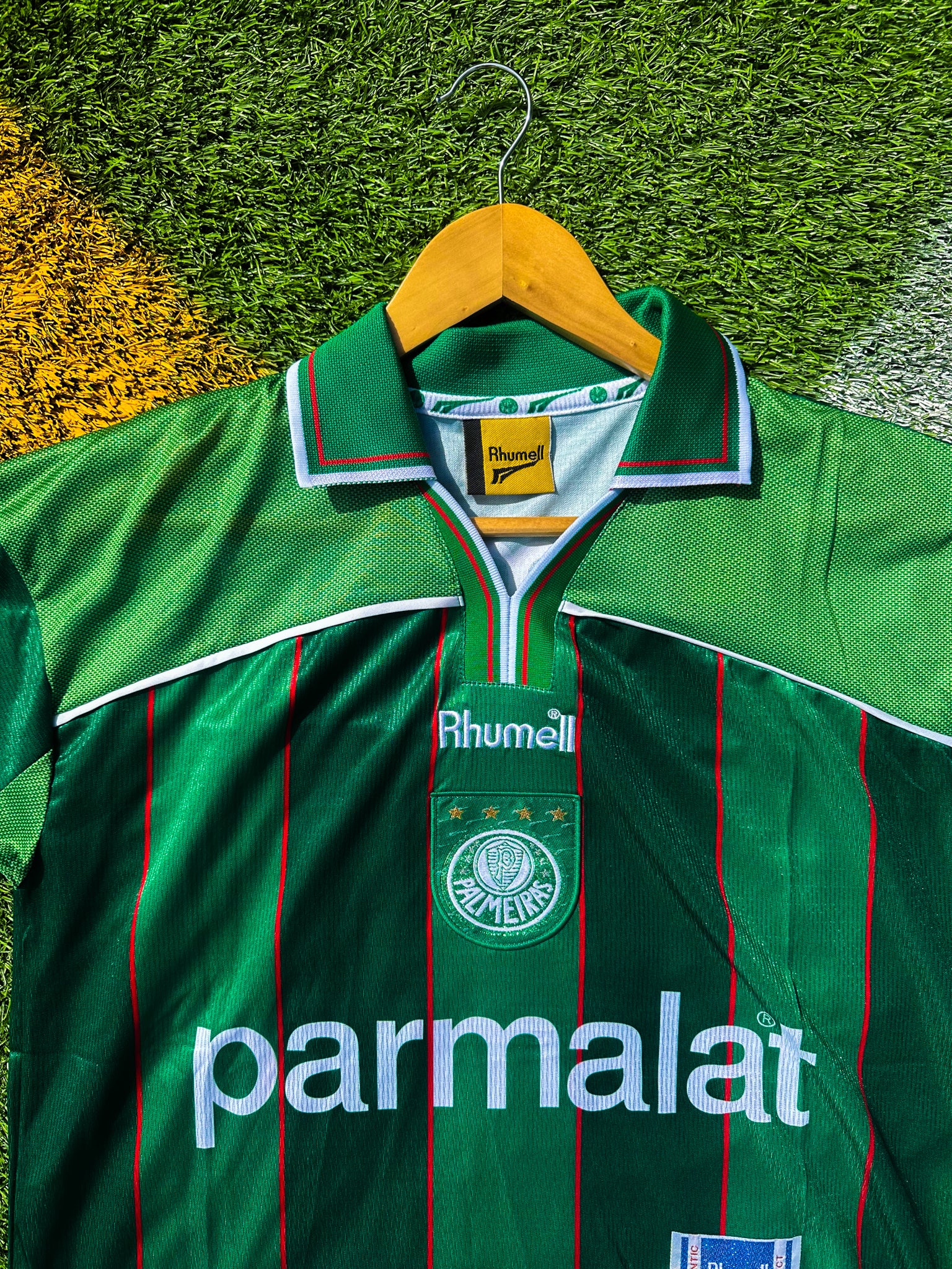 Close-up of Parmalat logo and club crest on the 1992 Palmeiras shirt.