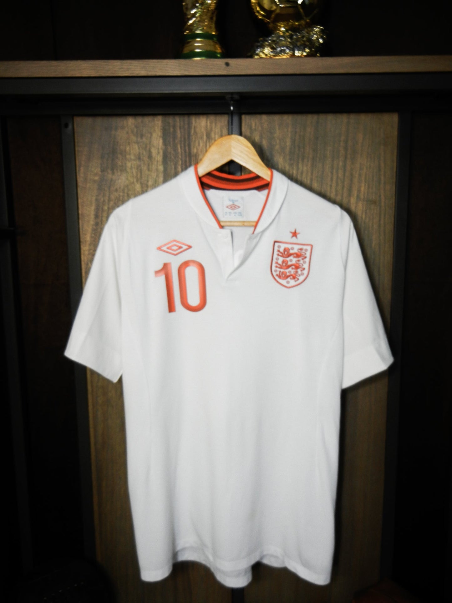 England 2012/13 Home Jersey – Rooney #10 – Size L – White Umbro Shirt (MPN: 10212893)