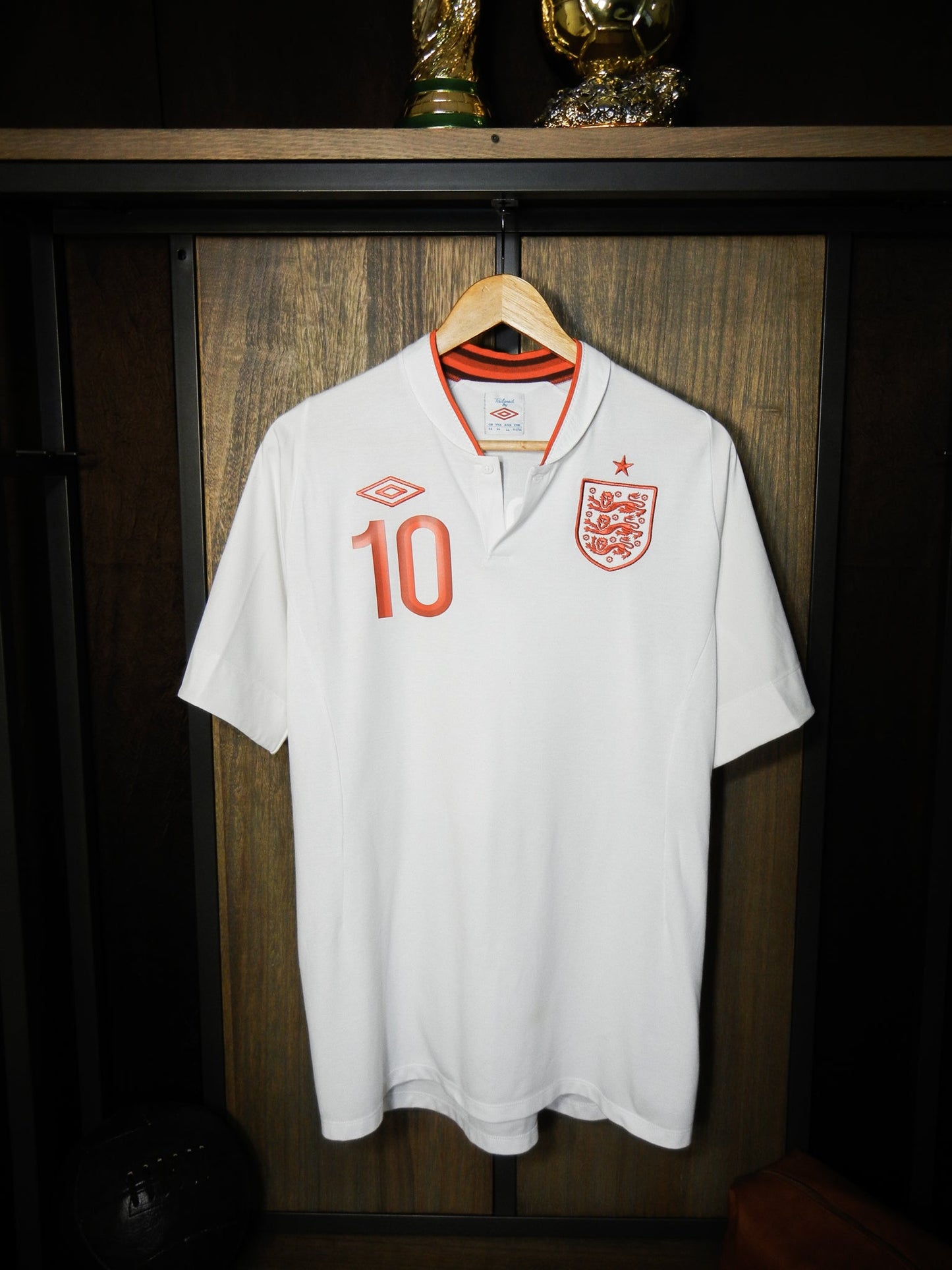 England 2012/13 Home Jersey – Rooney #10 – Size L – White Umbro Shirt (MPN: 10212893)