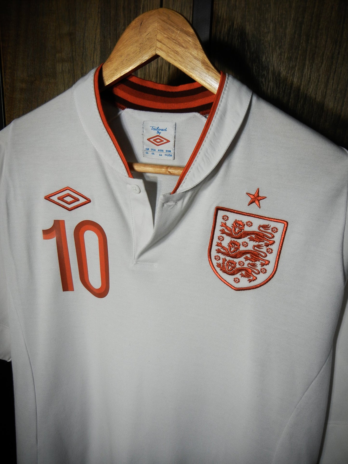 England 2012/13 Home Jersey – Rooney #10 – Size L – White Umbro Shirt (MPN: 10212893)
