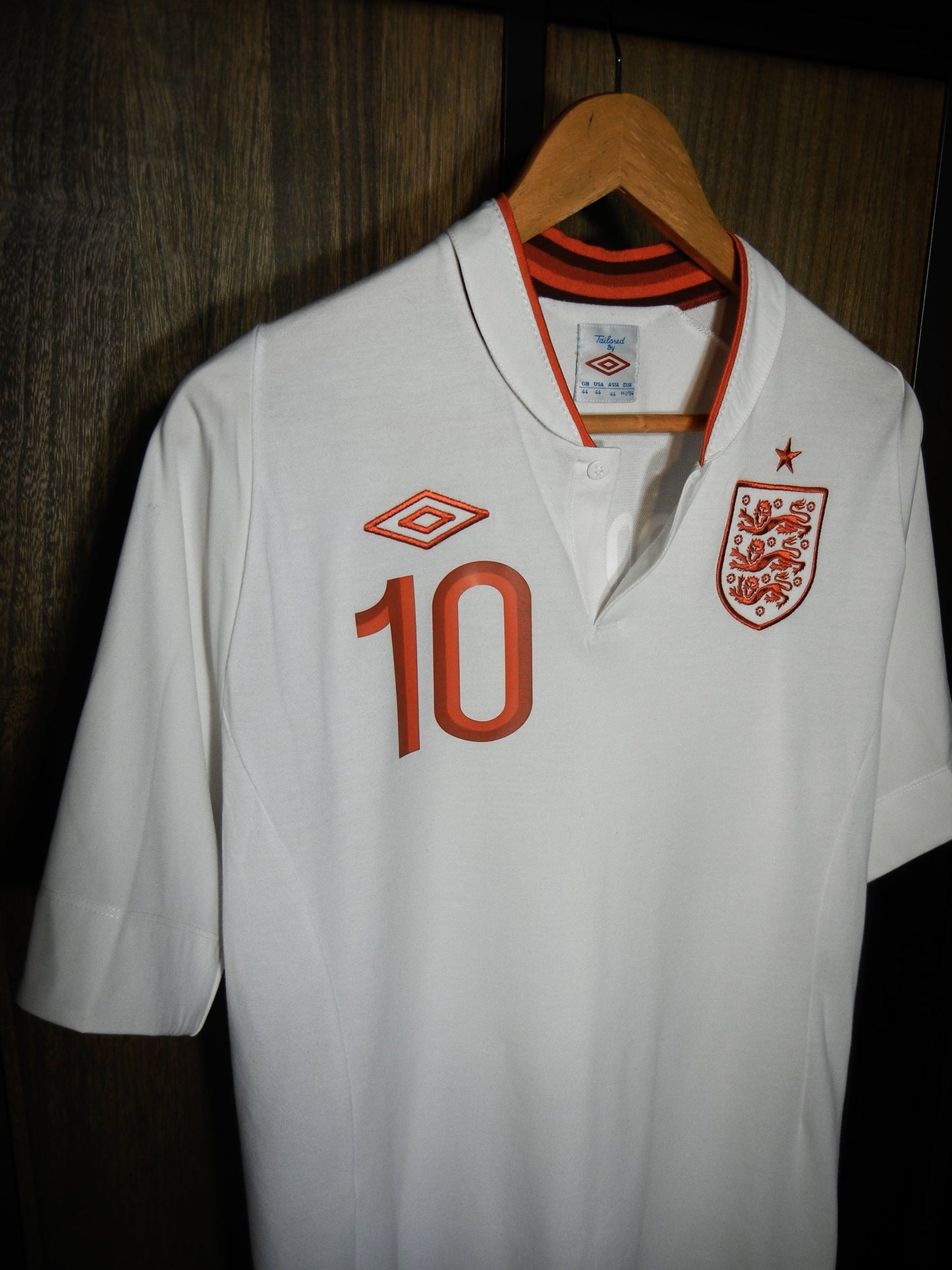 England 2012/13 Home Jersey – Rooney #10 – Size L – White Umbro Shirt (MPN: 10212893)