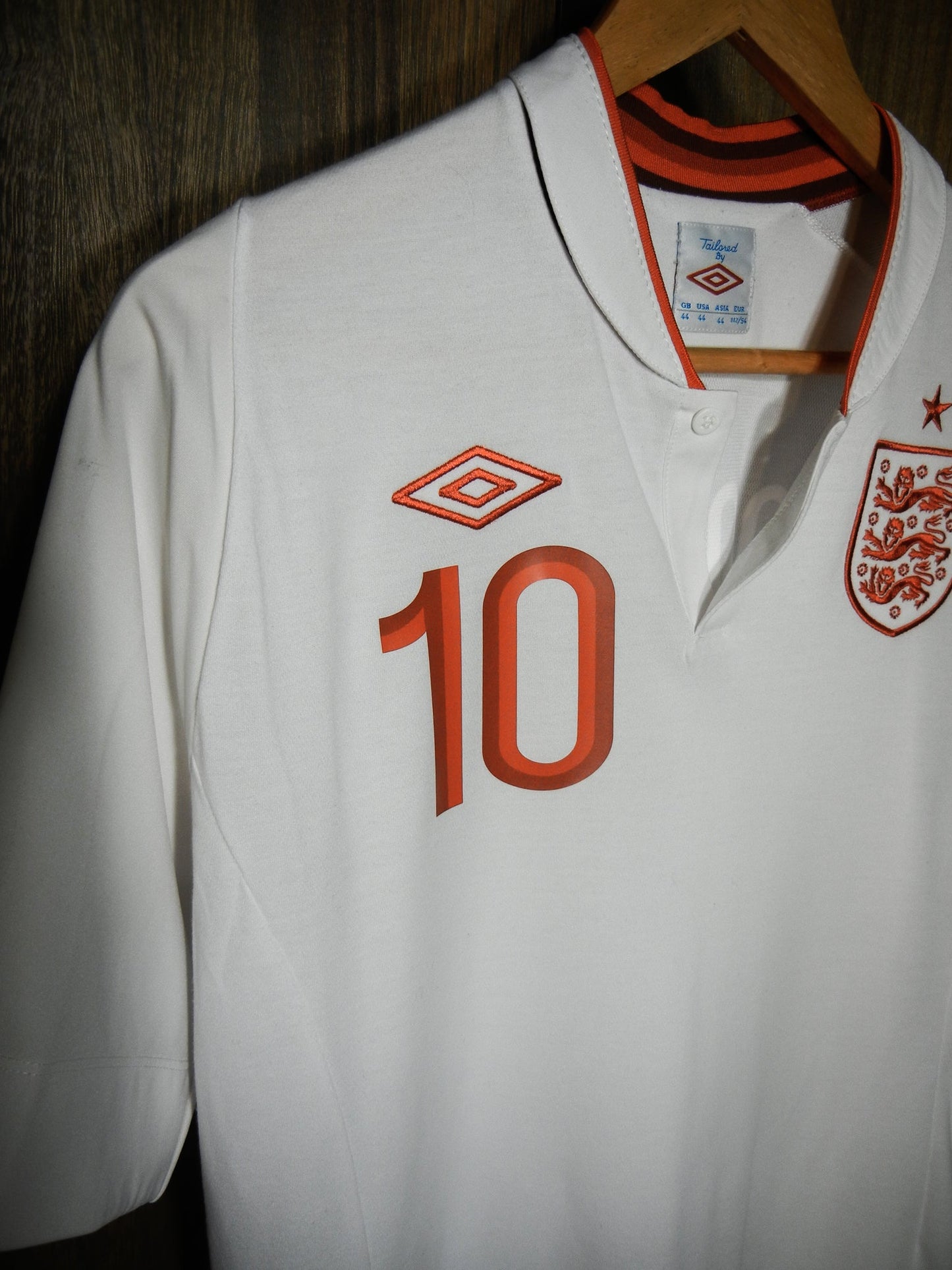 England 2012/13 Home Jersey – Rooney #10 – Size L – White Umbro Shirt (MPN: 10212893)