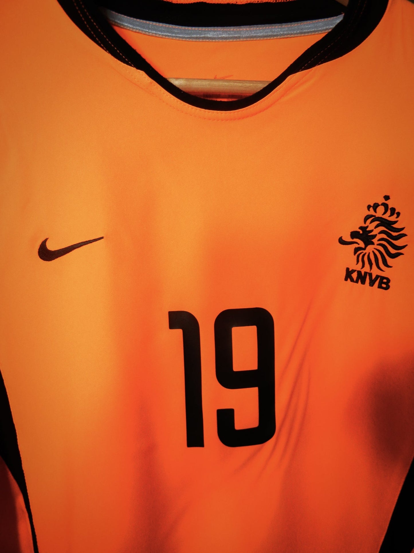 Netherlands 2002/2004 Home Jersey – Robben #19 – Size XL – Orange Nike Shirt – (MPN: 182359)