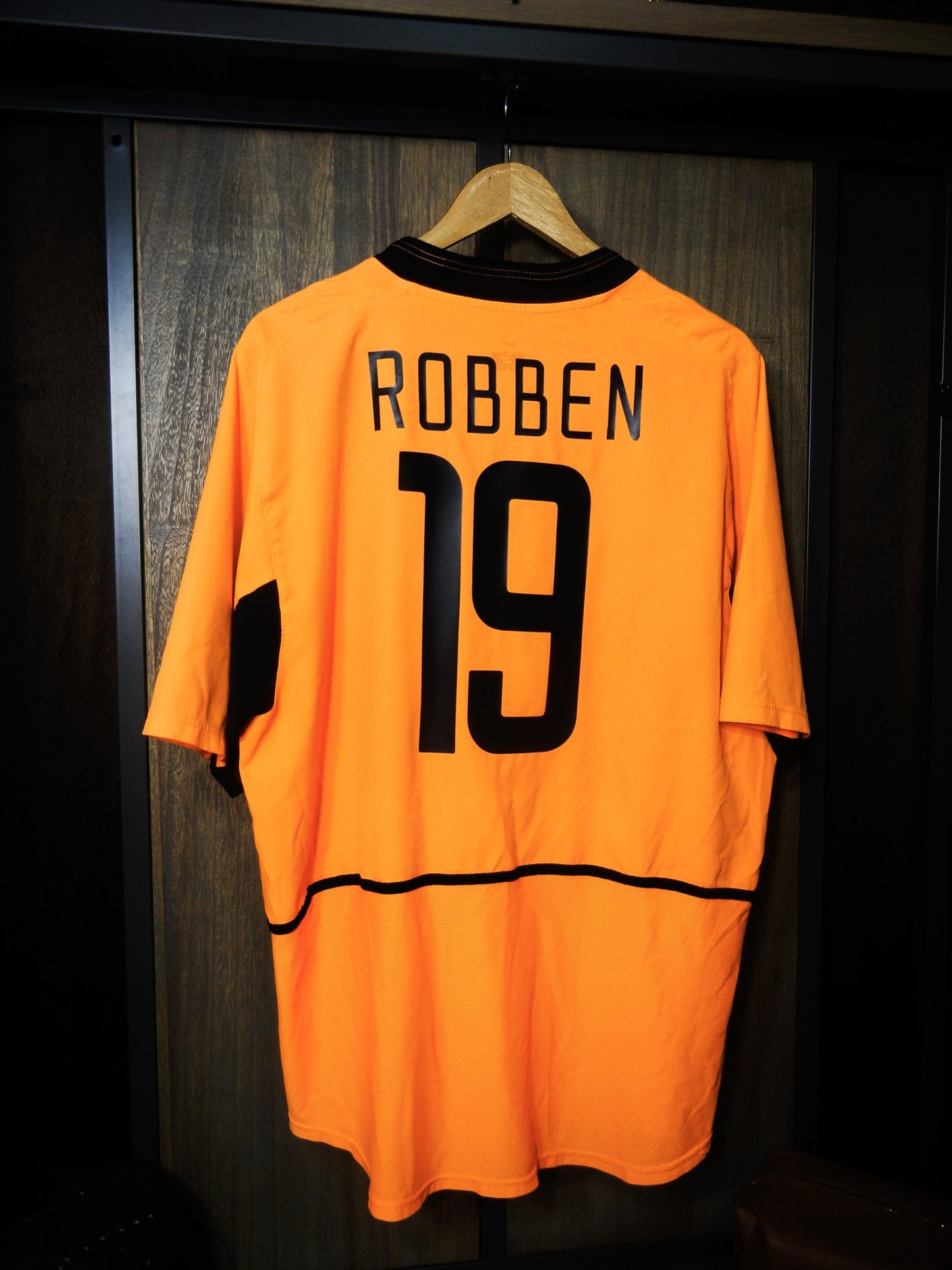 Netherlands 2002/2004 Home Jersey – Robben #19 – Size XL – Orange Nike Shirt – (MPN: 182359)