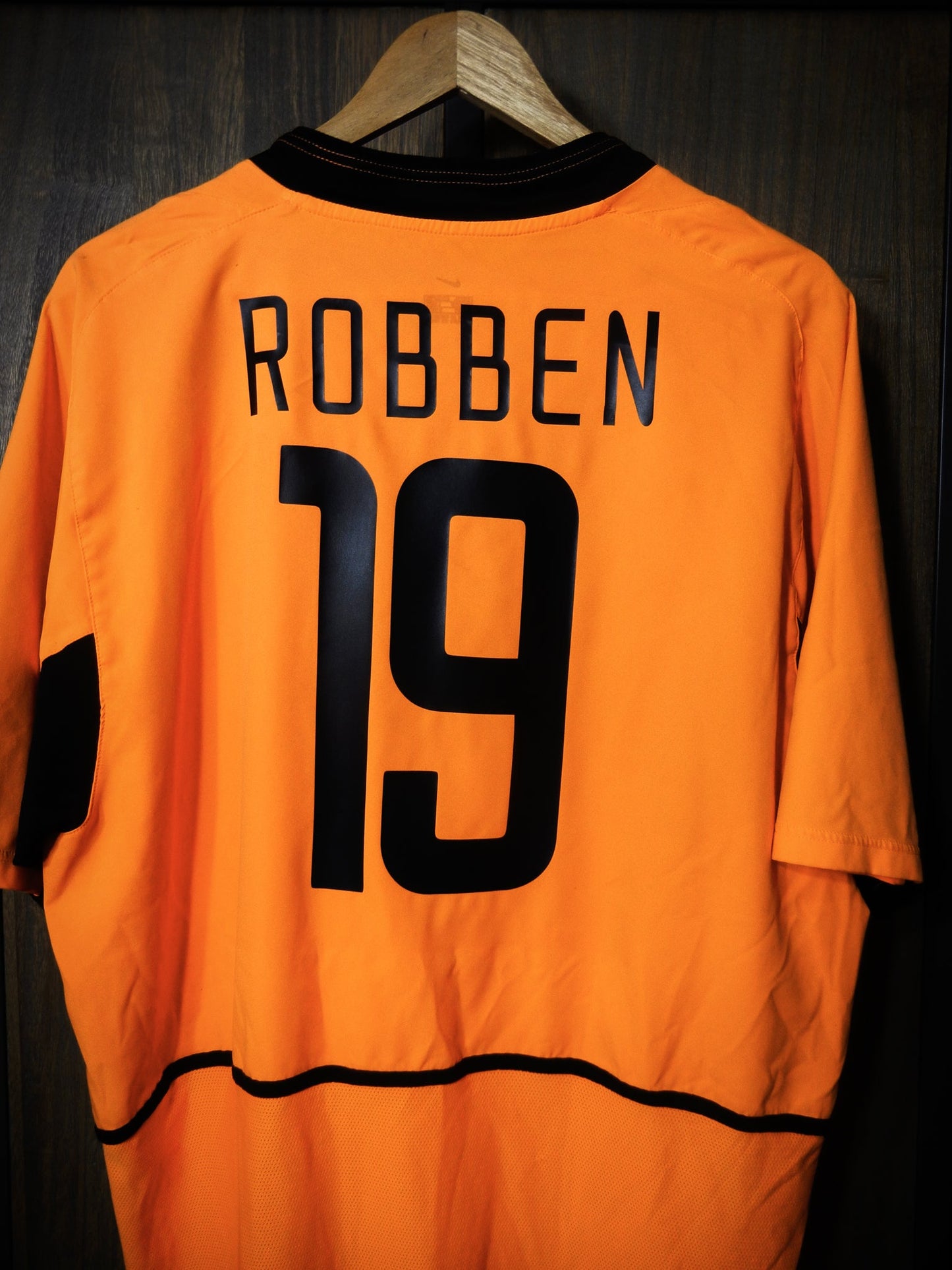 Netherlands 2002/2004 Home Jersey – Robben #19 – Size XL – Orange Nike Shirt – (MPN: 182359)