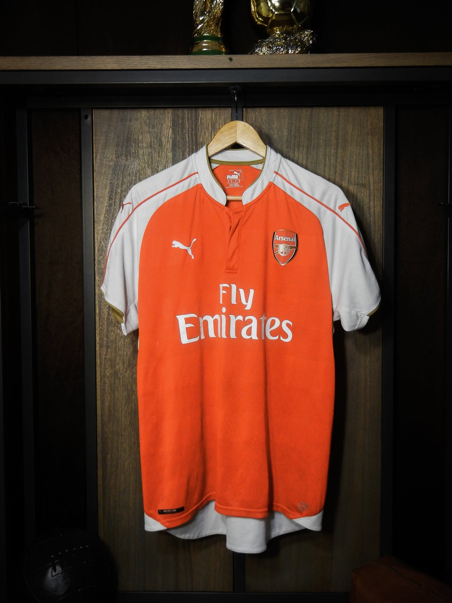 Arsenal 2015/16 Home Jersey – Mesut Özil #11 – Size XL – Red & White Puma Shirt (MPN: 747566)