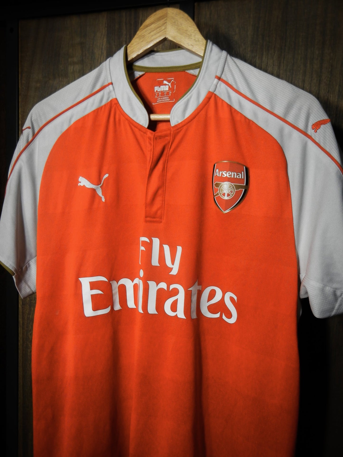 Arsenal 2015/16 Home Jersey – Mesut Özil #11 – Size XL – Red & White Puma Shirt (MPN: 747566)