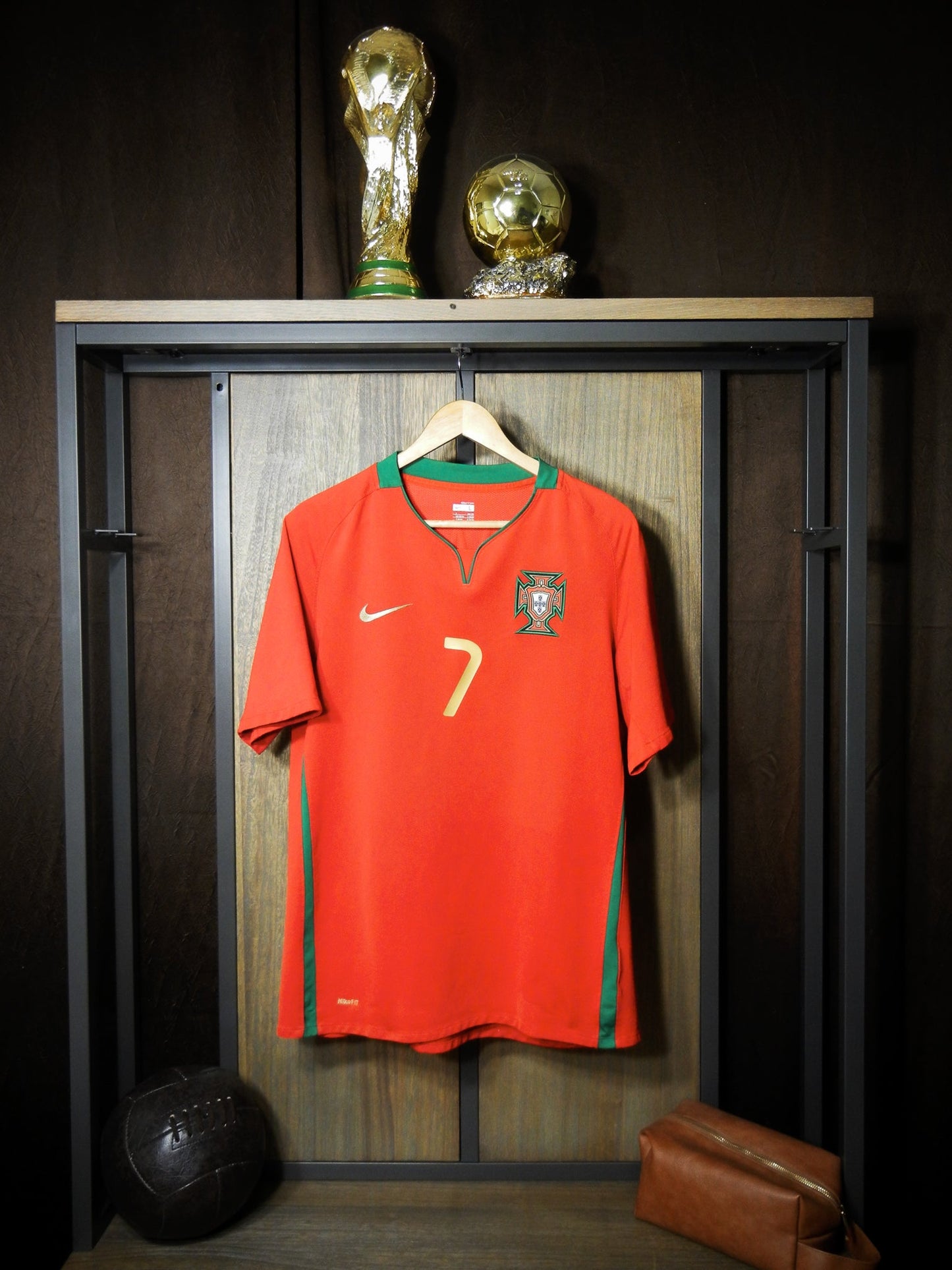 Portugal 2008/2010 Home Jersey – Cristiano Ronaldo #7 – Large – Red Nike Shirt (MPN: 265759-611)