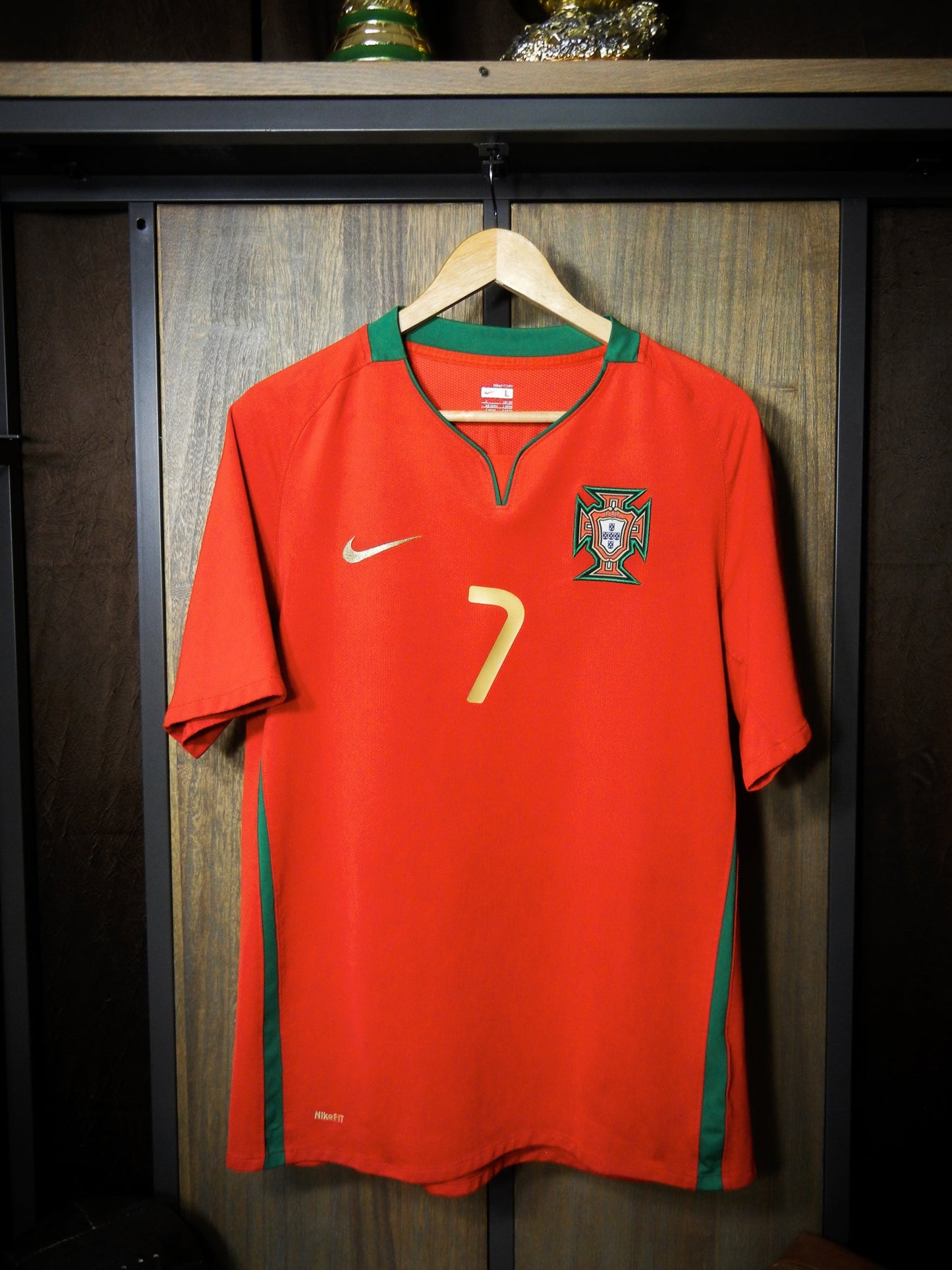 Portugal 2008/2010 Home Jersey – Cristiano Ronaldo #7 – Large – Red Nike Shirt (MPN: 265759-611)
