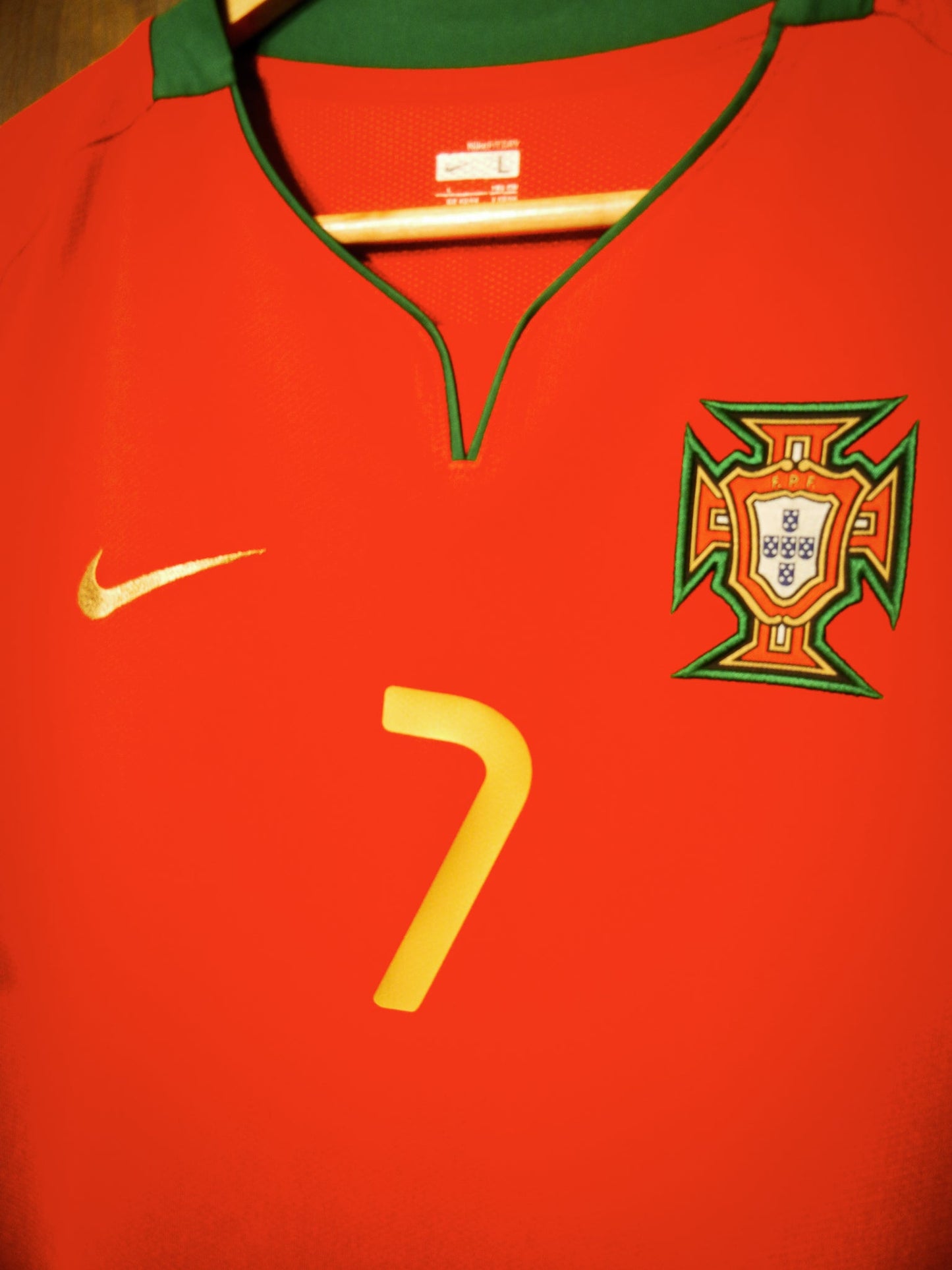 Portugal 2008/2010 Home Jersey – Cristiano Ronaldo #7 – Large – Red Nike Shirt (MPN: 265759-611)