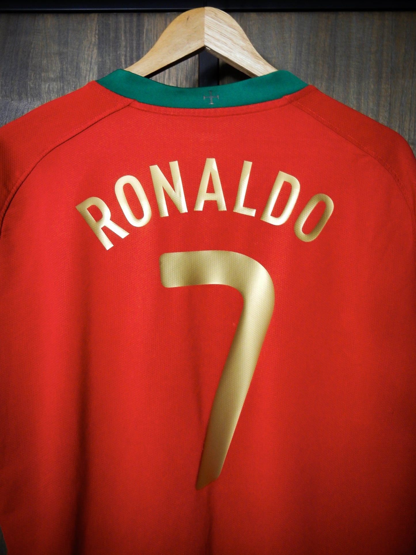 Portugal 2008/2010 Home Jersey – Cristiano Ronaldo #7 – Large – Red Nike Shirt (MPN: 265759-611)