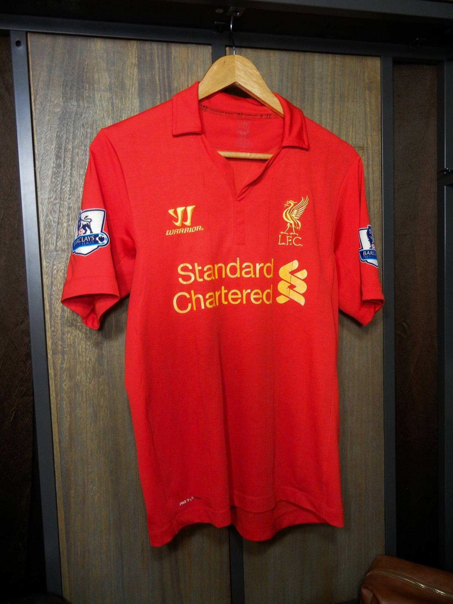 Liverpool 2012/2013 Home Jersey – Luis Suárez #7 – Size S – Red Warrior Shirt (MPN: F1210SPC027)