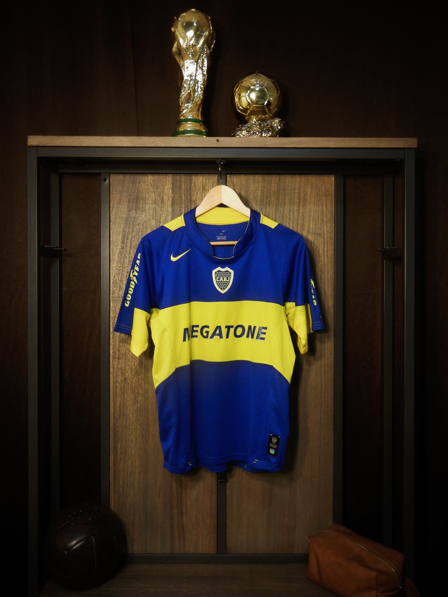 Boca Juniors 2006 Home Jersey (Clausura Special Edition) – Size M – Blue & Yellow Nike Shirt (MPN: 198013)