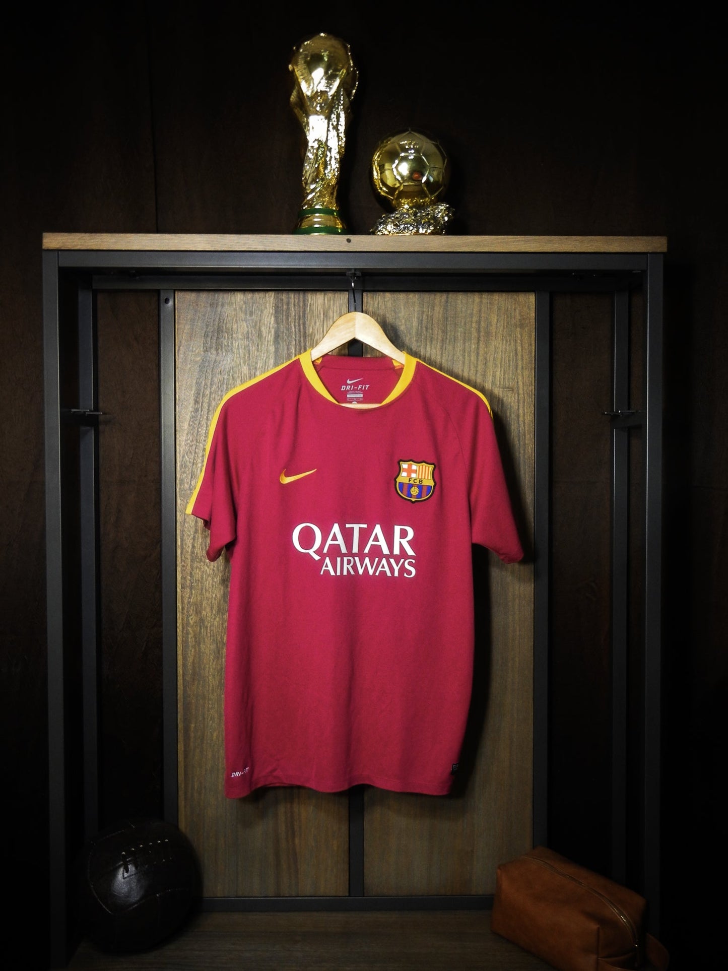 Barcelona 2016/17 Away Training Top – Size XL – Purple Nike Shirt (MPN: 686600-560)