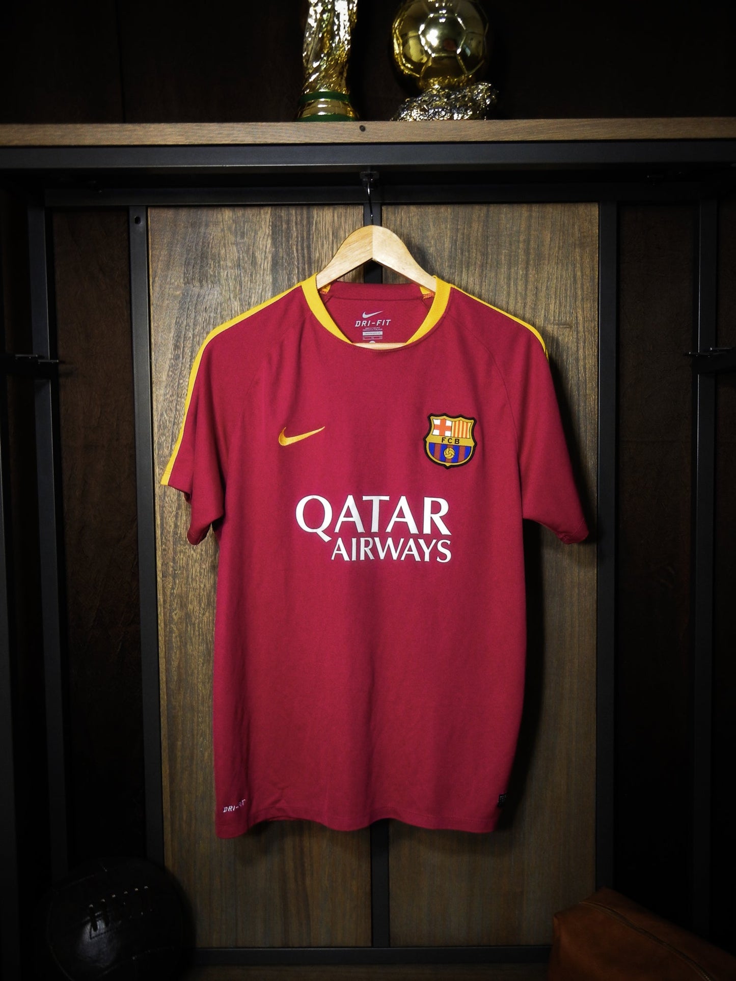 Barcelona 2016/17 Away Training Top – Size XL – Purple Nike Shirt (MPN: 686600-560)