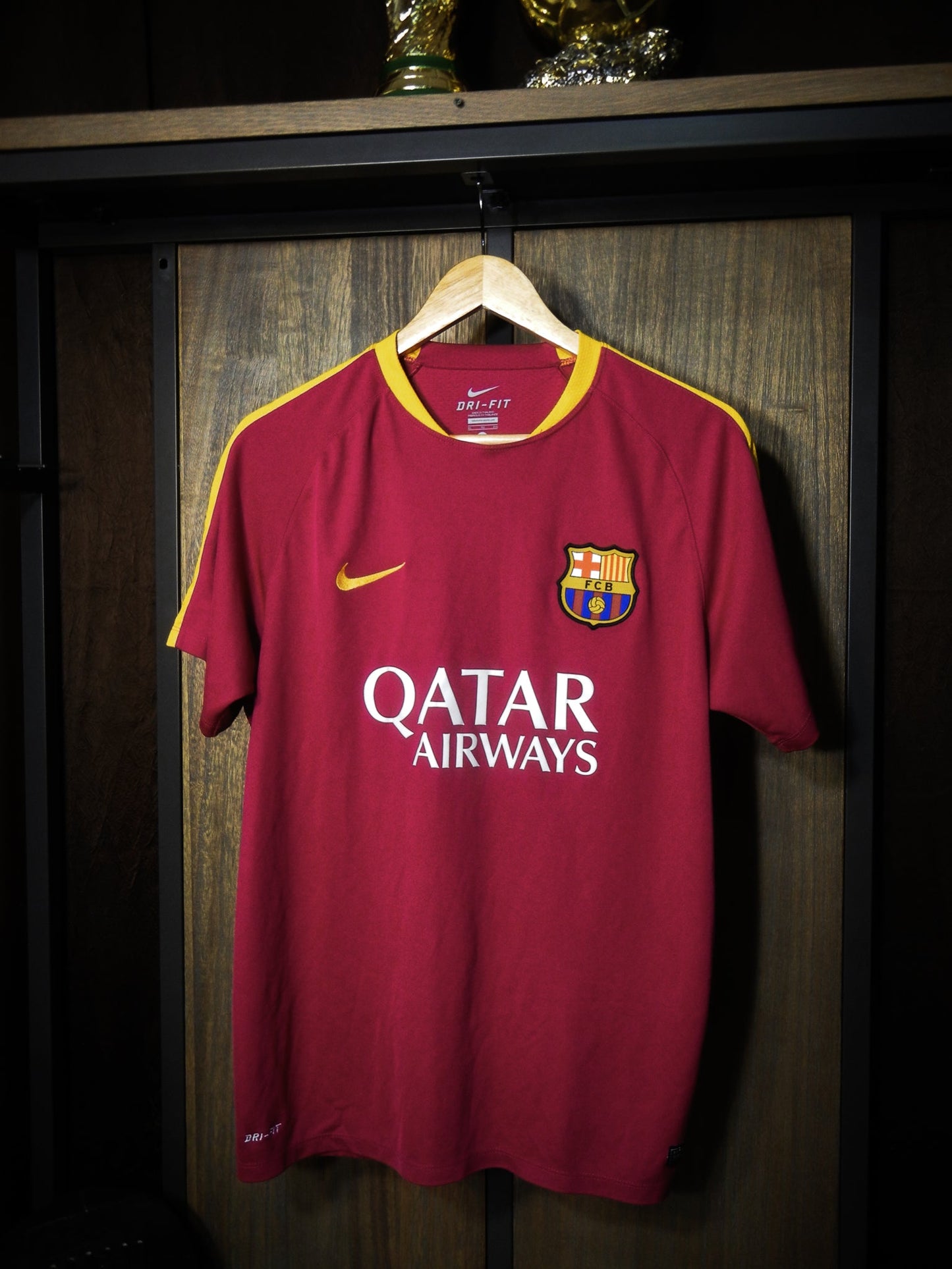 Barcelona 2016/17 Away Training Top – Size XL – Purple Nike Shirt (MPN: 686600-560)