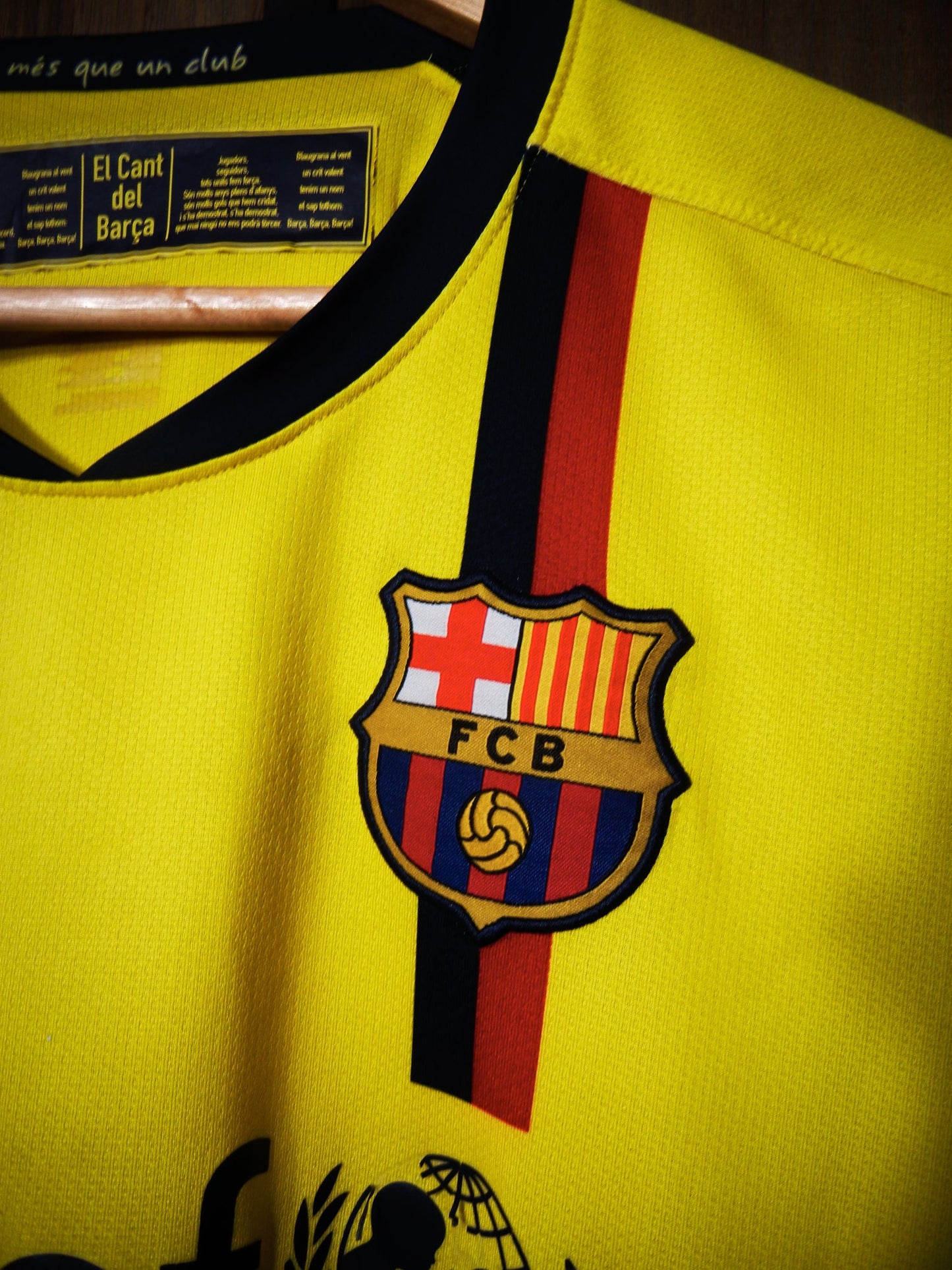 Barcelona 2008/09 Away Jersey – Lionel Messi #10 – Size L – Yellow Nike Shirt – (MPN: 286787-760)