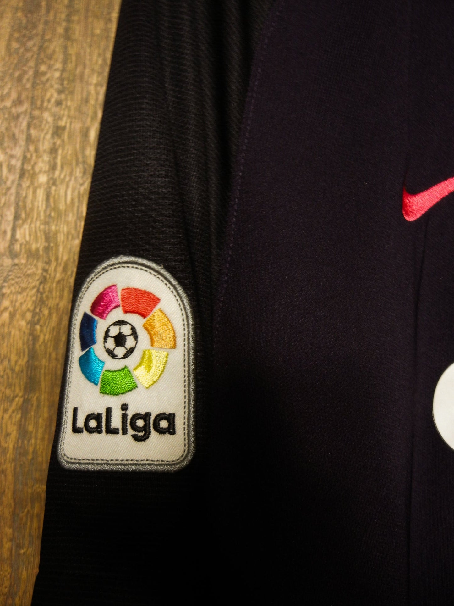 Barcelona 2016/17 Away Jersey – Luis Suárez #9 – Size XL – Purple Nike Shirt (MPN: 776844-525)