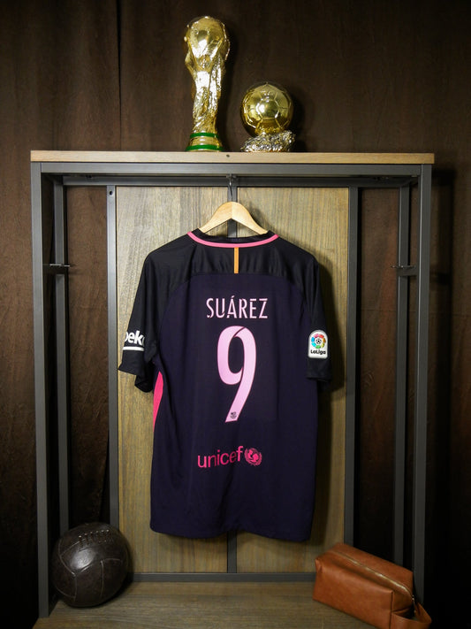 Barcelona 2016/17 Away Jersey – Luis Suárez #9 – Size XL – Purple Nike Shirt (MPN: 776844-525)