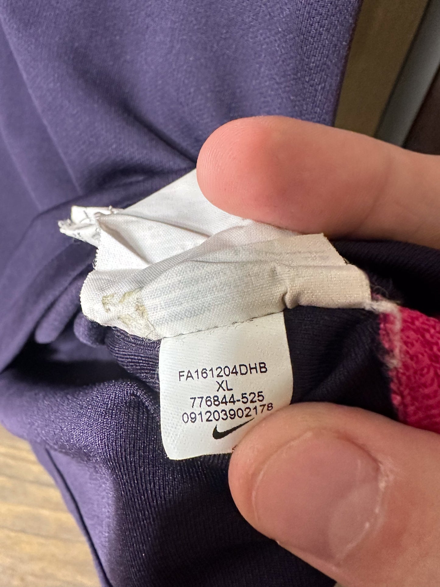 Barcelona 2016/17 Away Jersey – Luis Suárez #9 – Size XL – Purple Nike Shirt (MPN: 776844-525)