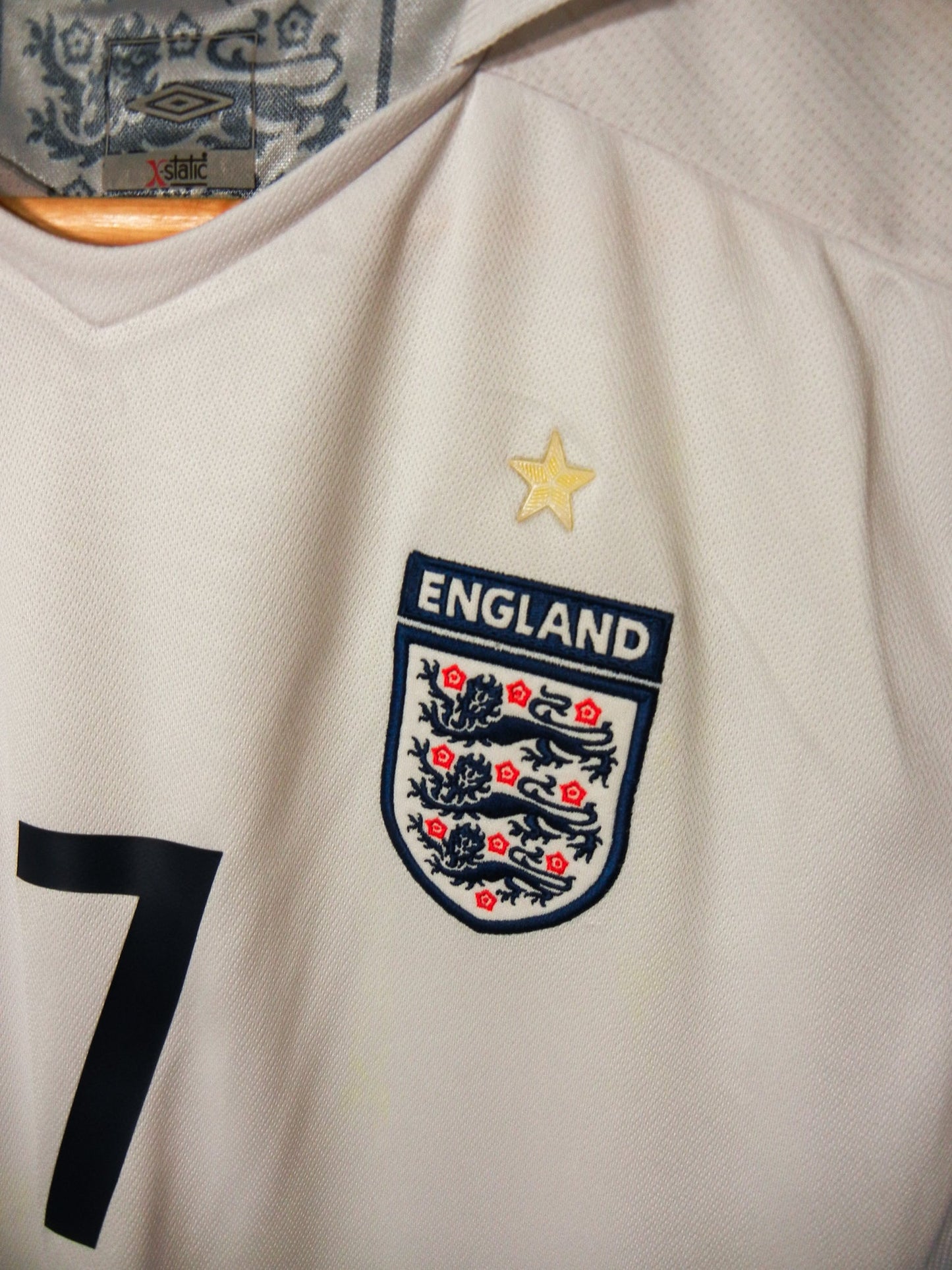England 2005/07 Home Jersey – David Beckham #7 – Size L – White Umbro Shirt (MPN: 8368081)