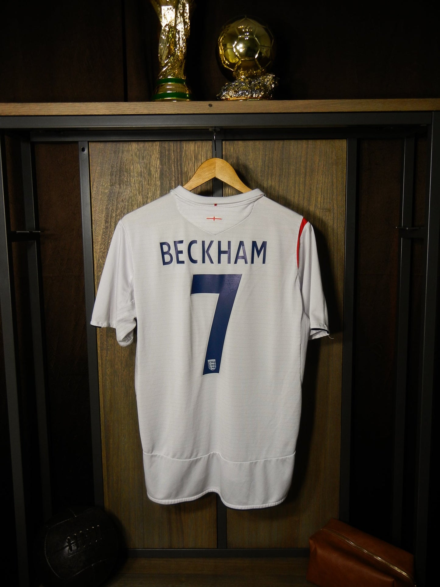 England 2005/07 Home Jersey – David Beckham #7 – Size L – White Umbro Shirt (MPN: 8368081)