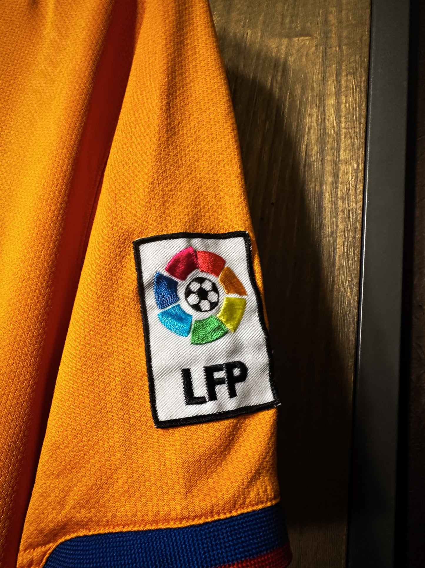 Barcelona 2006/2008 Away Jersey – Lionel Messi #19 – Size L – Orange Nike Shirt (MPN: 146982-819)