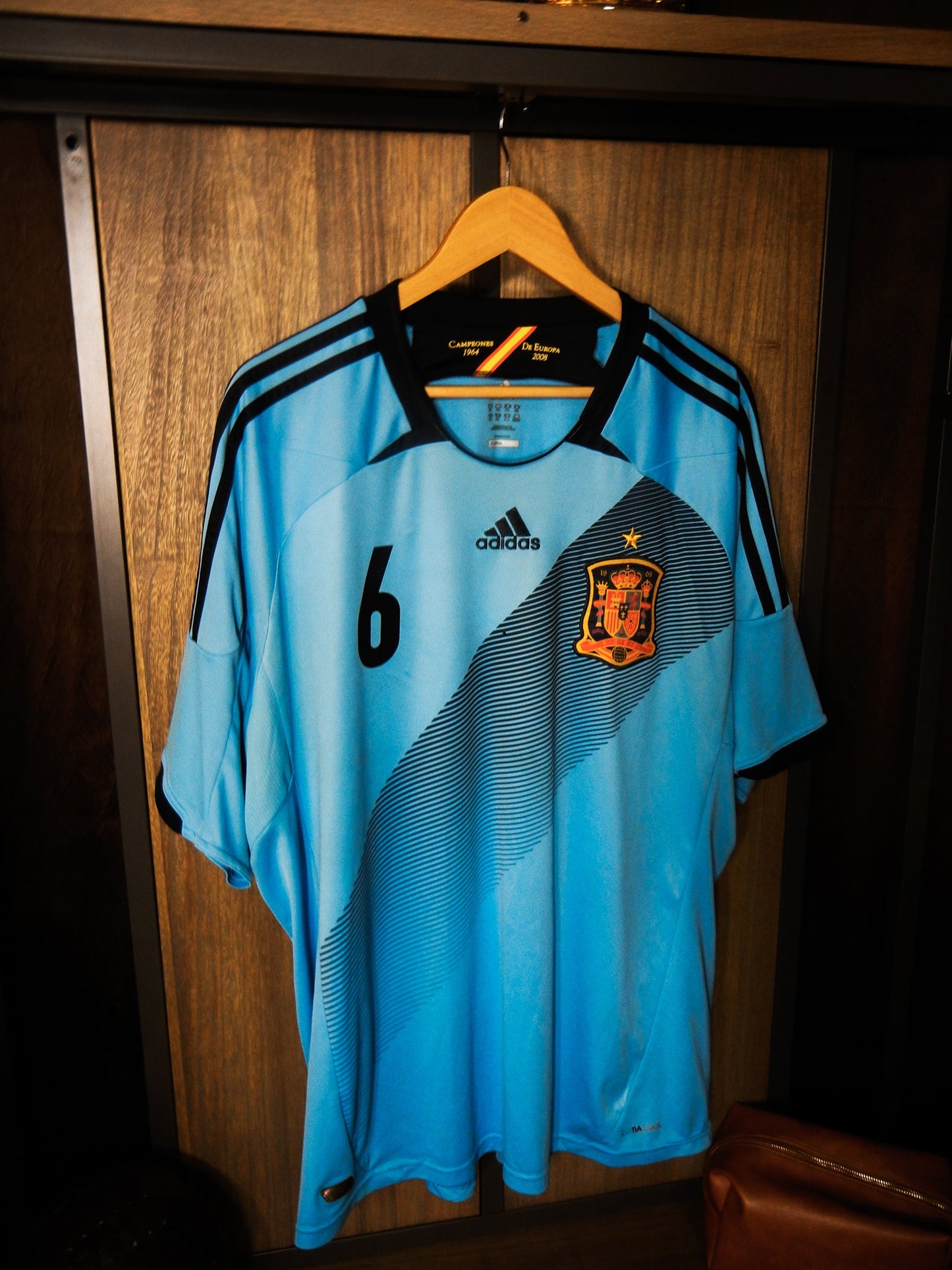 Spain 2012–2014 Away Jersey – Andrés Iniesta #6 – XXL – Baby Blue Adidas Shirt (MPN: X11346)
