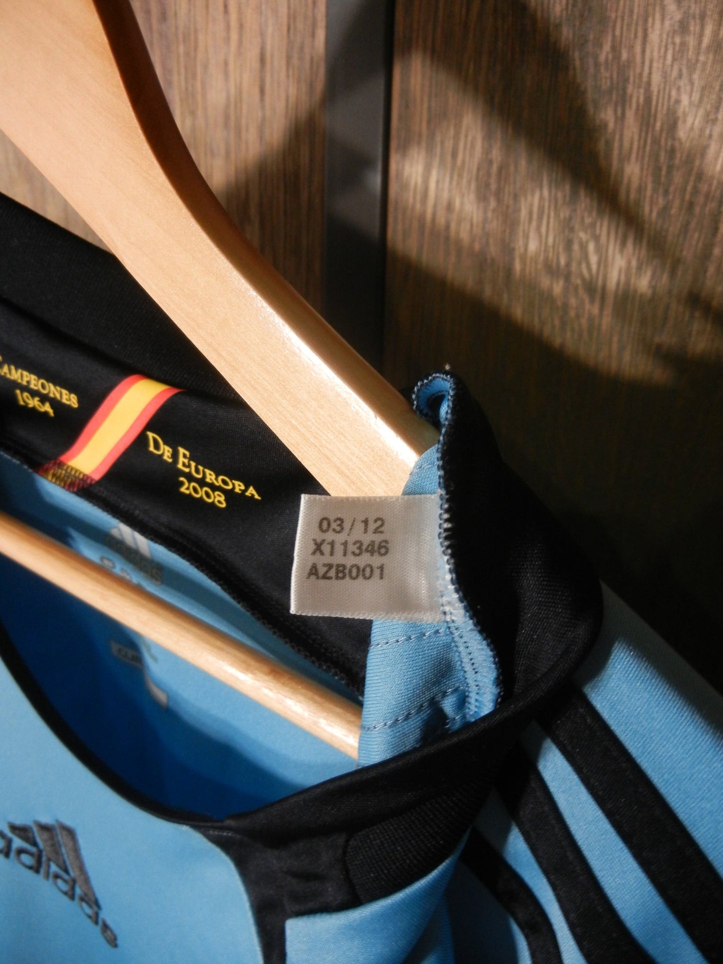 Spain 2012–2014 Away Jersey – Andrés Iniesta #6 – XXL – Baby Blue Adidas Shirt (MPN: X11346)