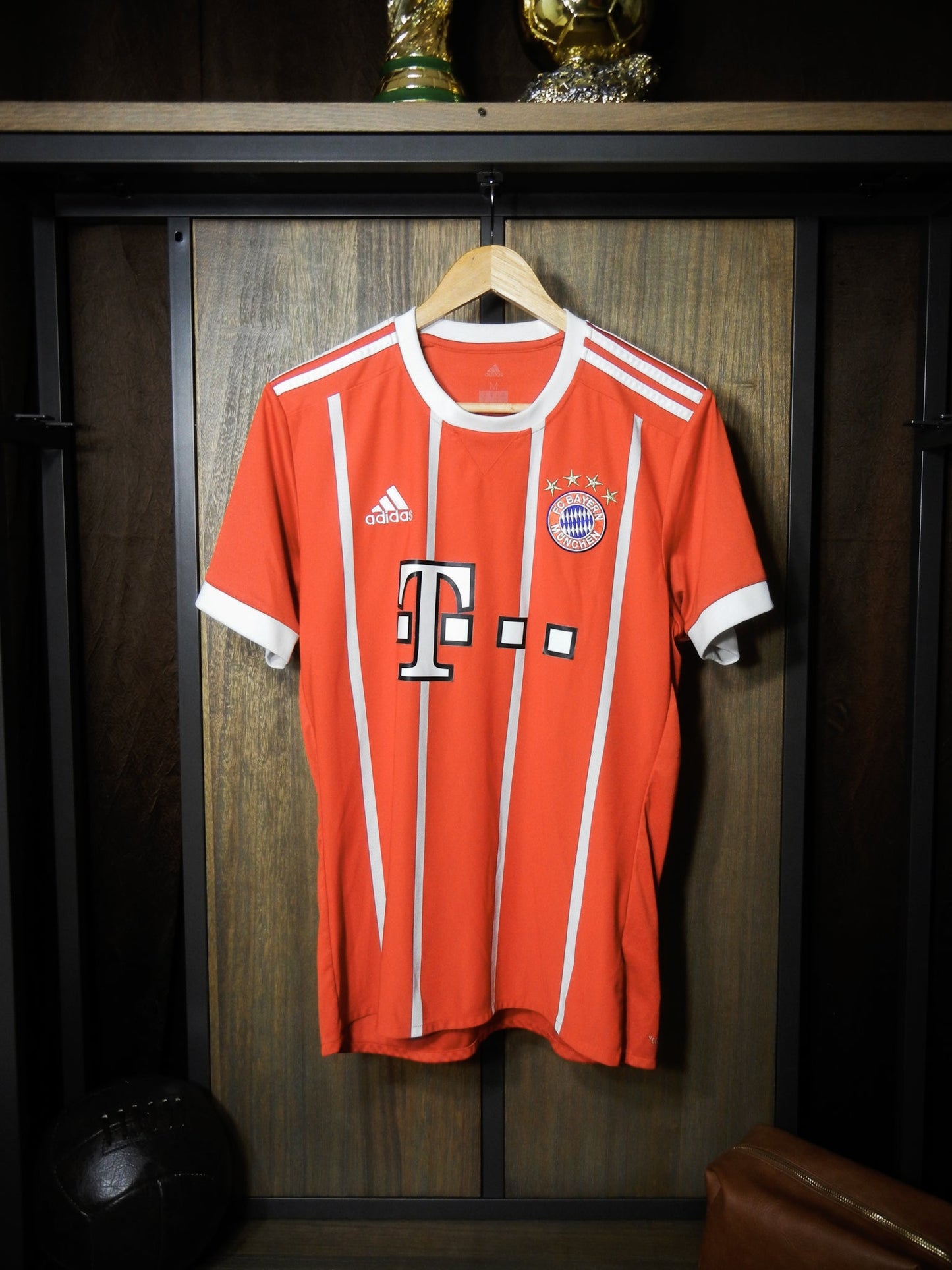 Bayern Munich 2017/18 Home Jersey – Lewandowski #9 – Medium – Red Adidas Shirt (MPN: AZ7961)