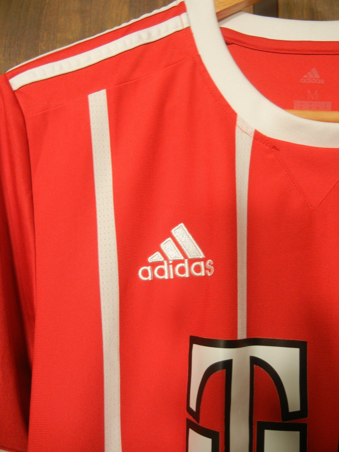 Bayern Munich 2017/18 Home Jersey – Lewandowski #9 – Medium – Red Adidas Shirt (MPN: AZ7961)