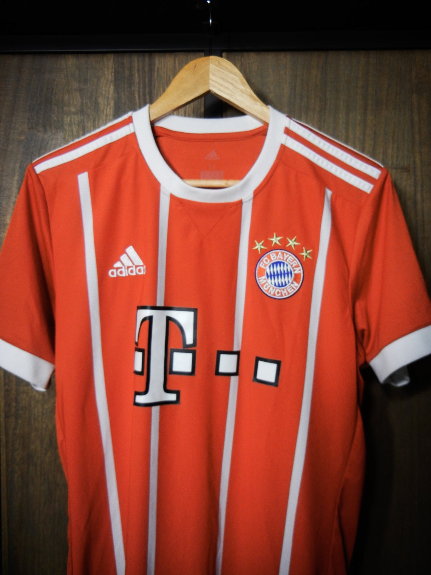 Bayern Munich 2017/18 Home Jersey – Lewandowski #9 – Medium – Red Adidas Shirt (MPN: AZ7961)