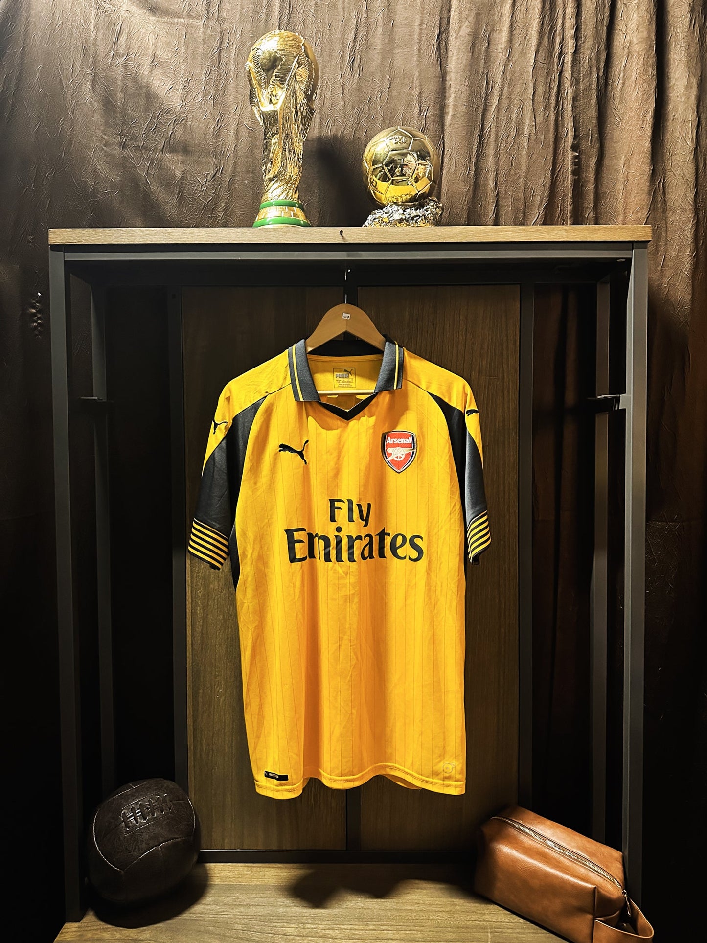 Arsenal 2016/17 Away Jersey – Alexis Sánchez #7 – Size L – Gray & Yellow Puma Shirt (MPN: 749714)