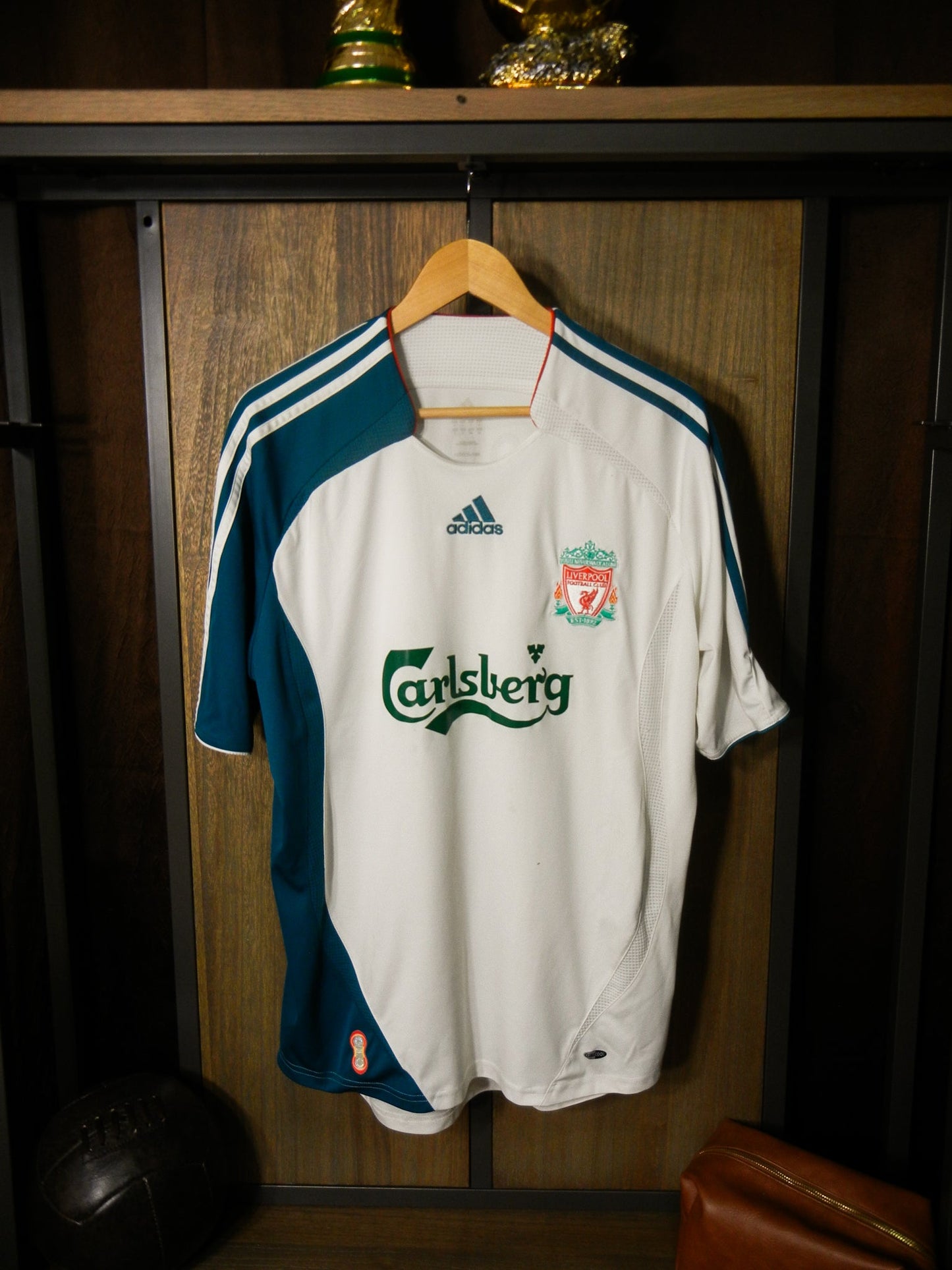Liverpool 2006/2007 Third Jersey – Steven Gerrard #8 – L – Green & White Adidas Shirt (MPN: 053294)