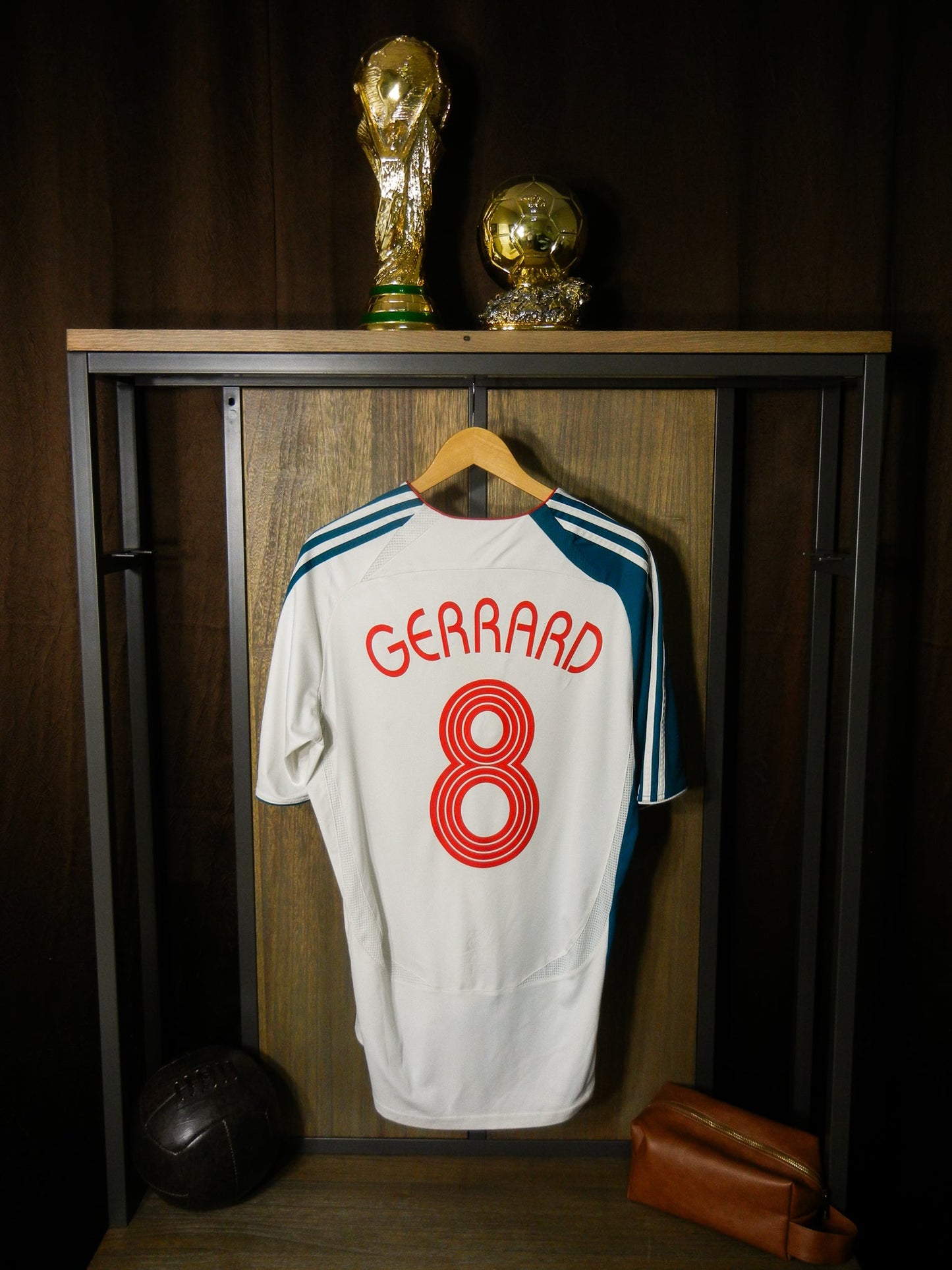 Liverpool 2006/2007 Third Jersey – Steven Gerrard #8 – L – Green & White Adidas Shirt (MPN: 053294)