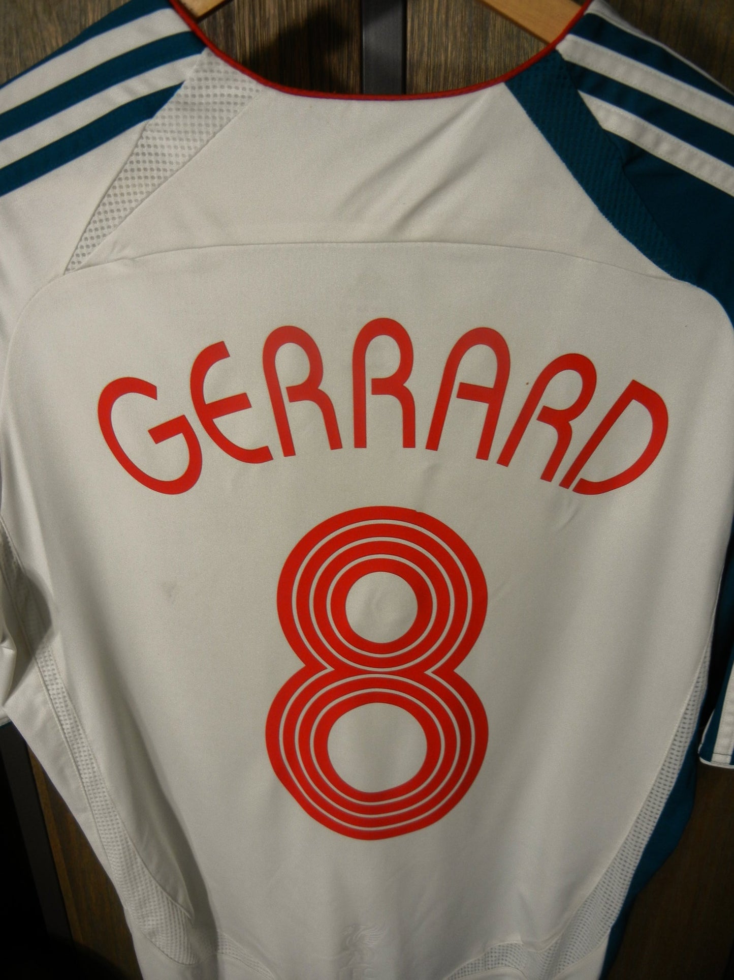 Liverpool 2006/2007 Third Jersey – Steven Gerrard #8 – L – Green & White Adidas Shirt (MPN: 053294)