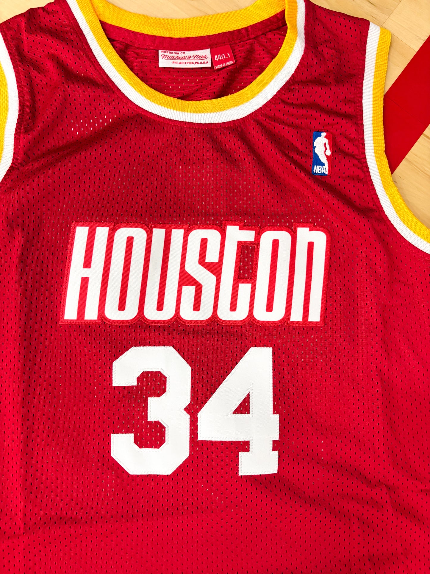 Houston Rockets 1993/1994 Hakeem Olajuwon Hardwood Classics Jersey – Retro Red NBA Vintage Edition