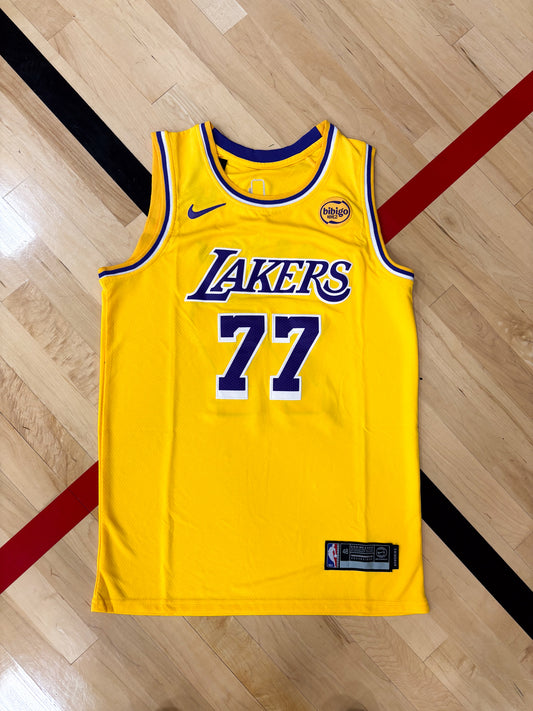 Los Angeles Lakers NBA Yellow Swingman Jersey – Dončić 77 Edition