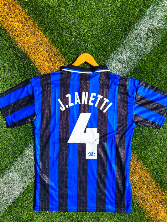 Back view showing “Zanetti 4” on the Inter Milan 1996/97 jersey.