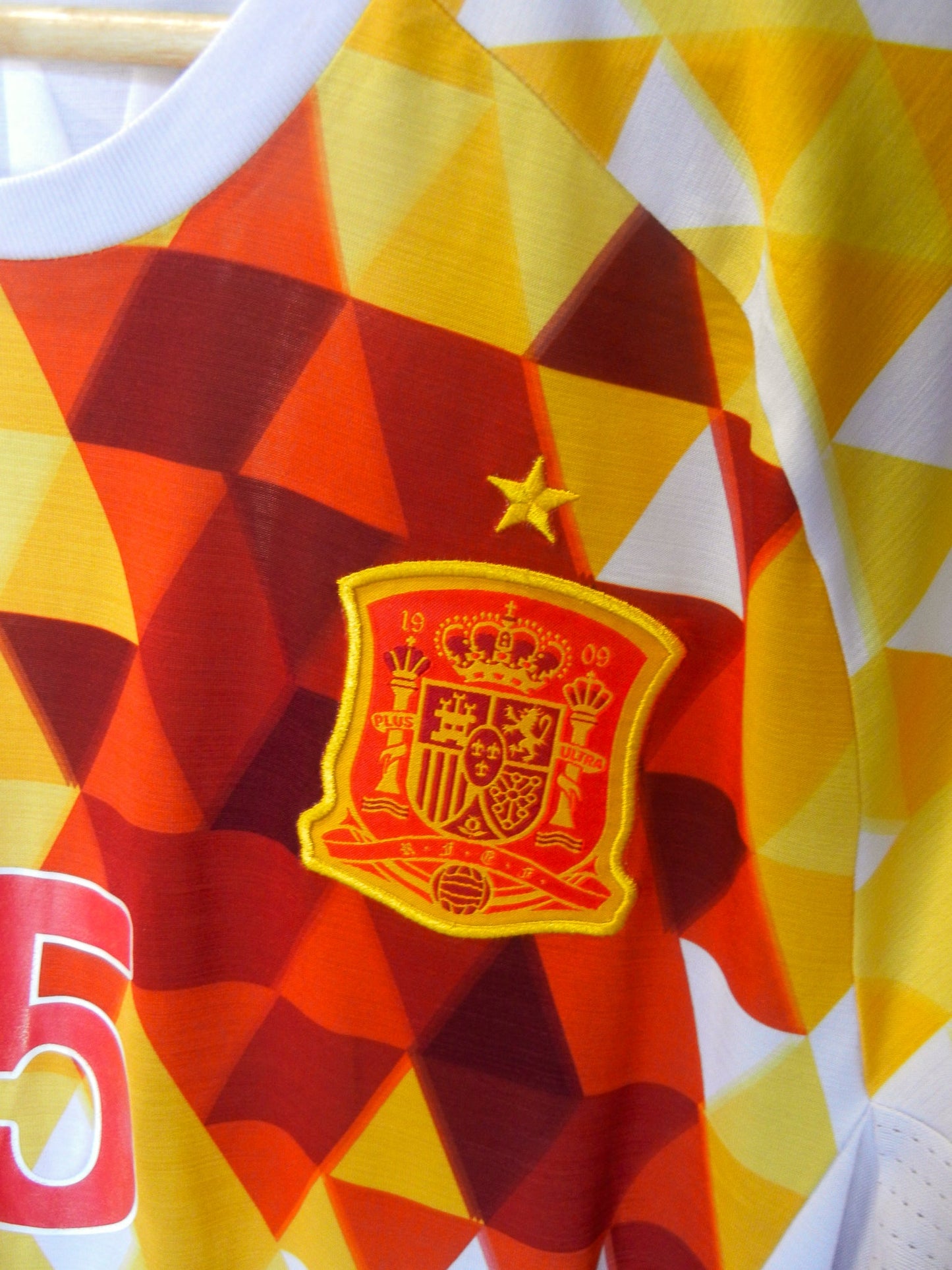 Spain 2016/2017 Away Jersey – Sergio Ramos #15 – XL – White Adidas Shirt (MPN: AA0830)