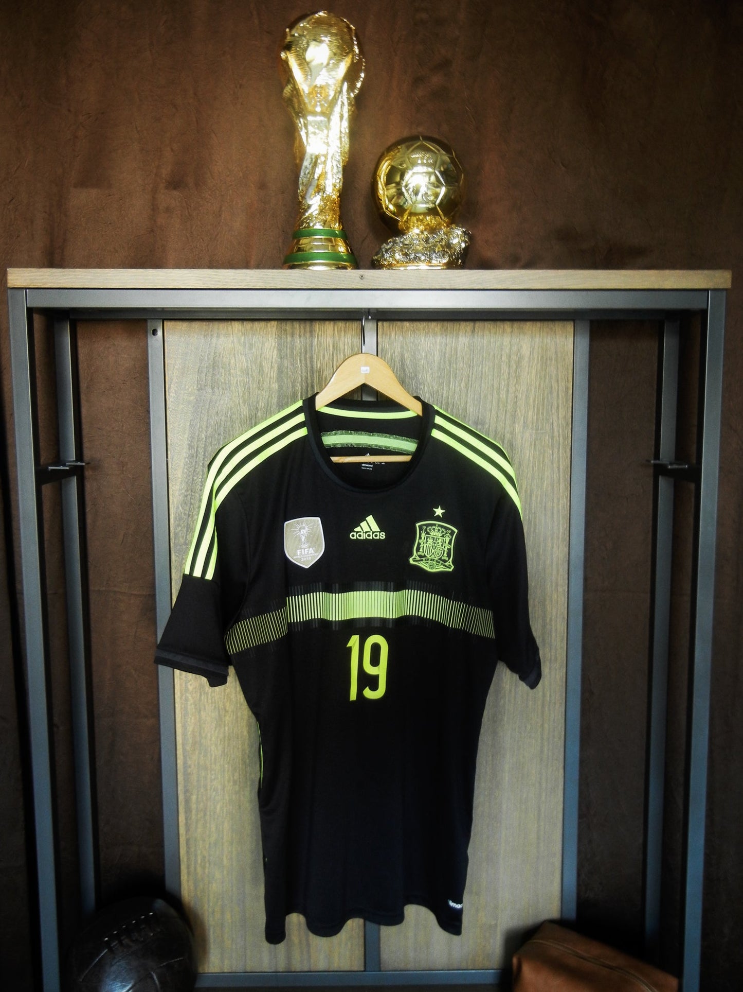 Spain 2013/2015 Away Jersey – Diego Costa #19 – XL – Black Adidas Shirt (MPN: F39821)
