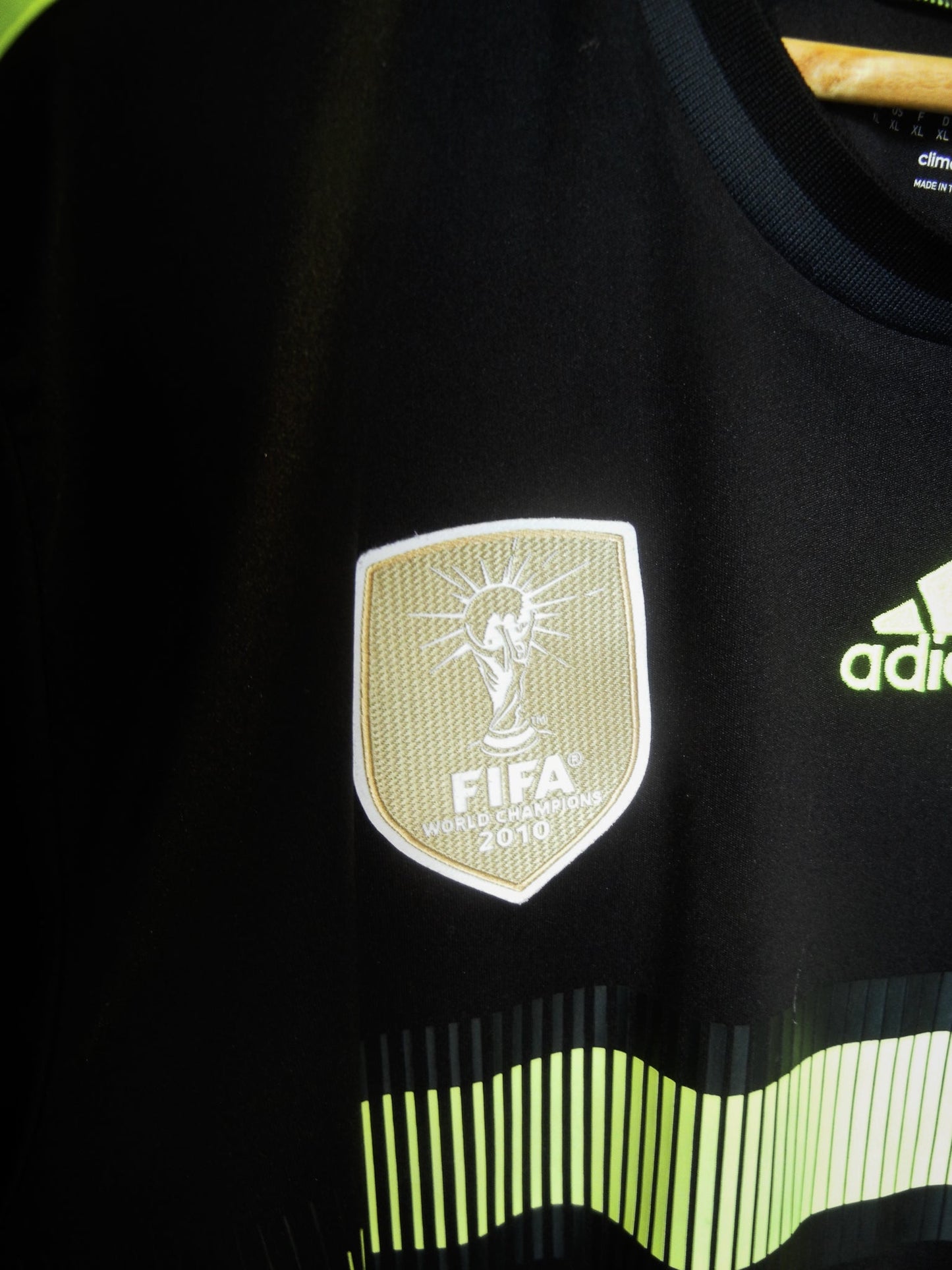 Spain 2013/2015 Away Jersey – Diego Costa #19 – XL – Black Adidas Shirt (MPN: F39821)